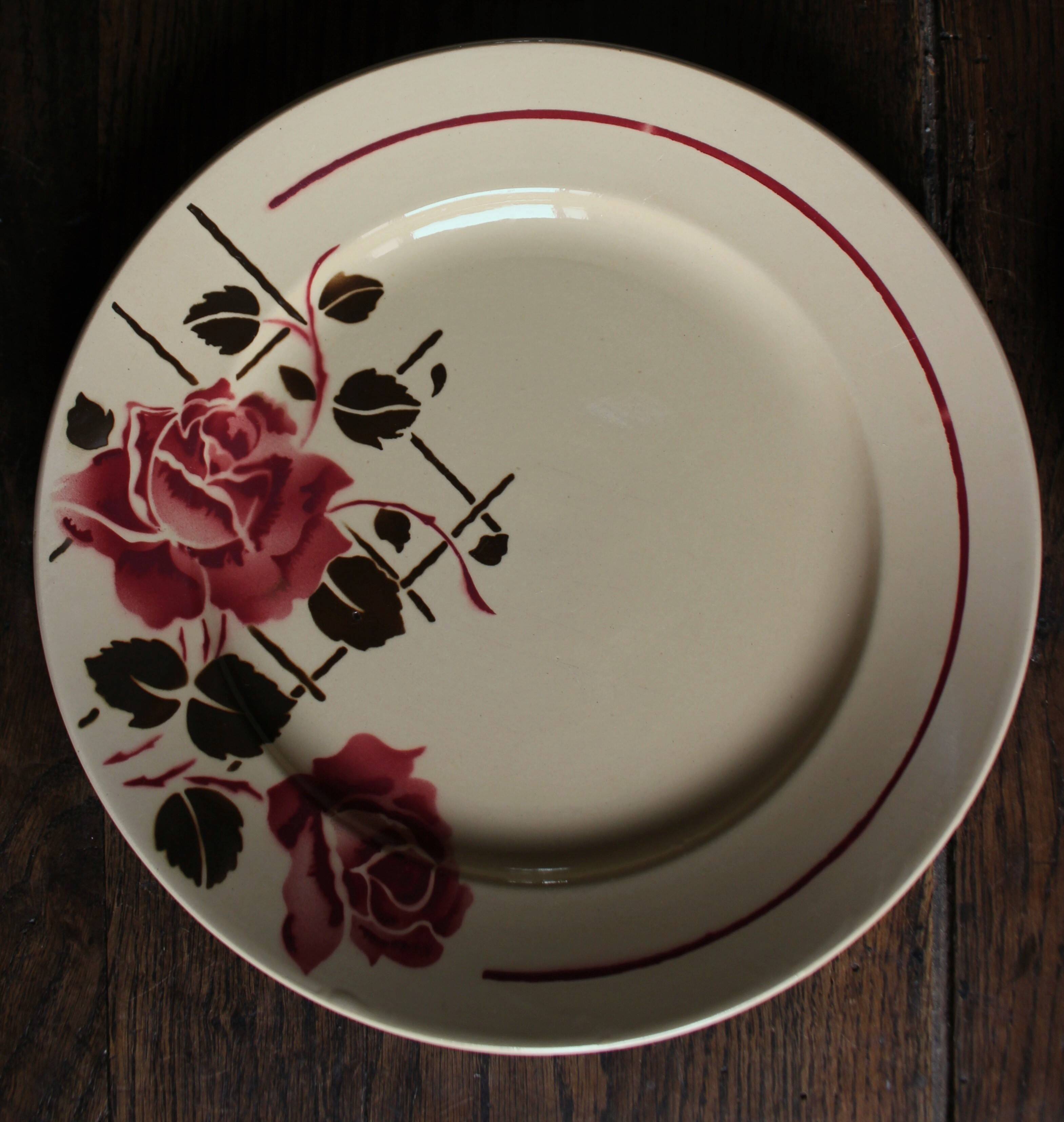 6 mismatched dinner plates