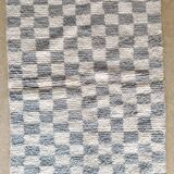 Béni Ouarain rug white gray checkerboard