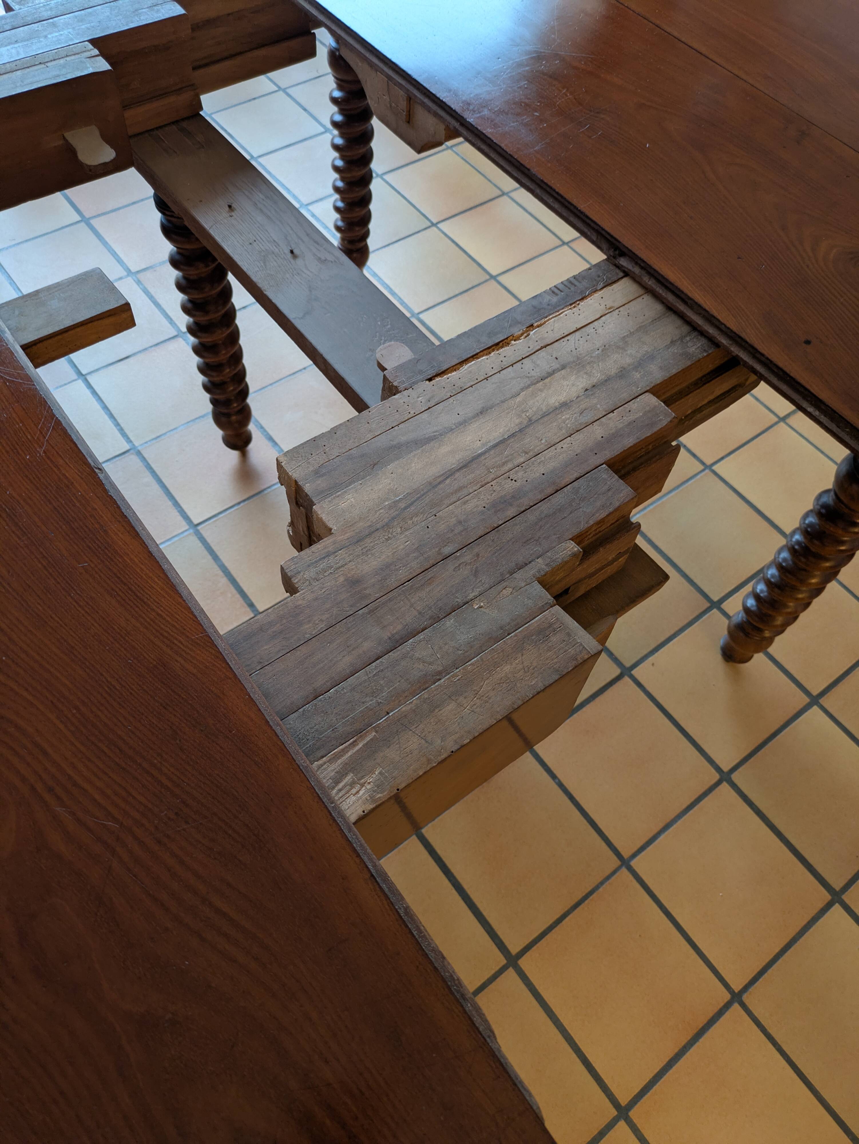 Extendable walnut table