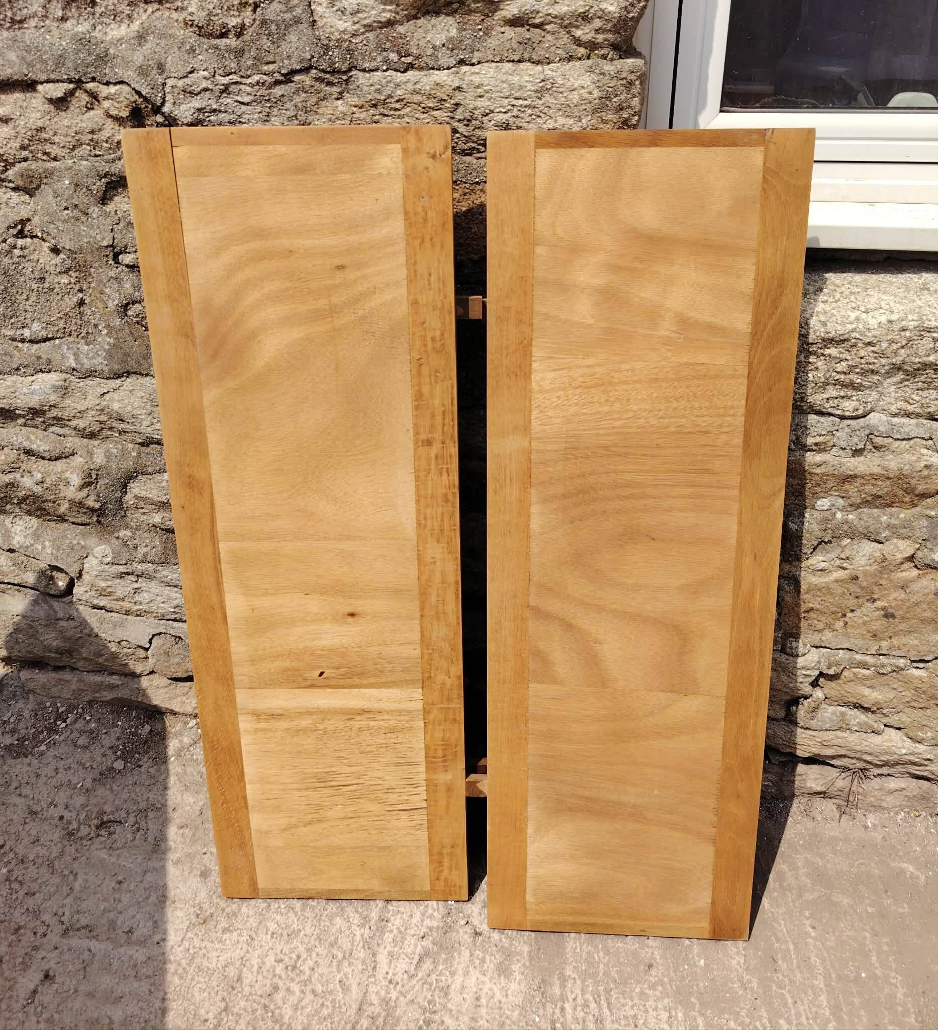 Table en placage chêne damier pied en épingle des année 70