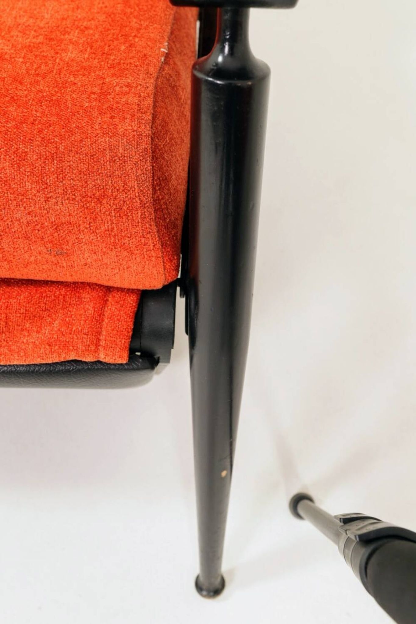 Pair of vintage armchairs in burnt orange, MCM design from the 1960s.