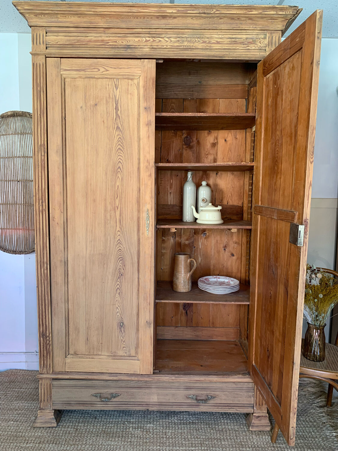 Country cabinet