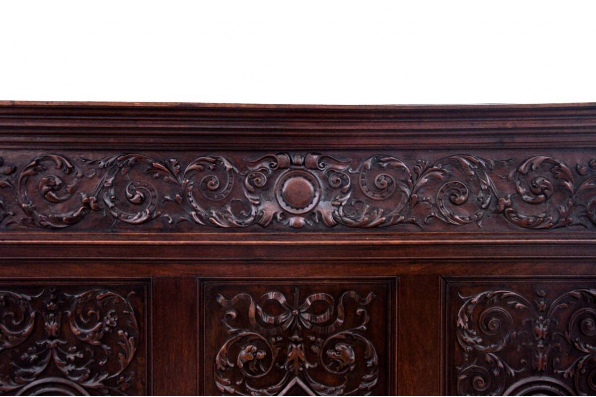 Box bench, France, around 1880.