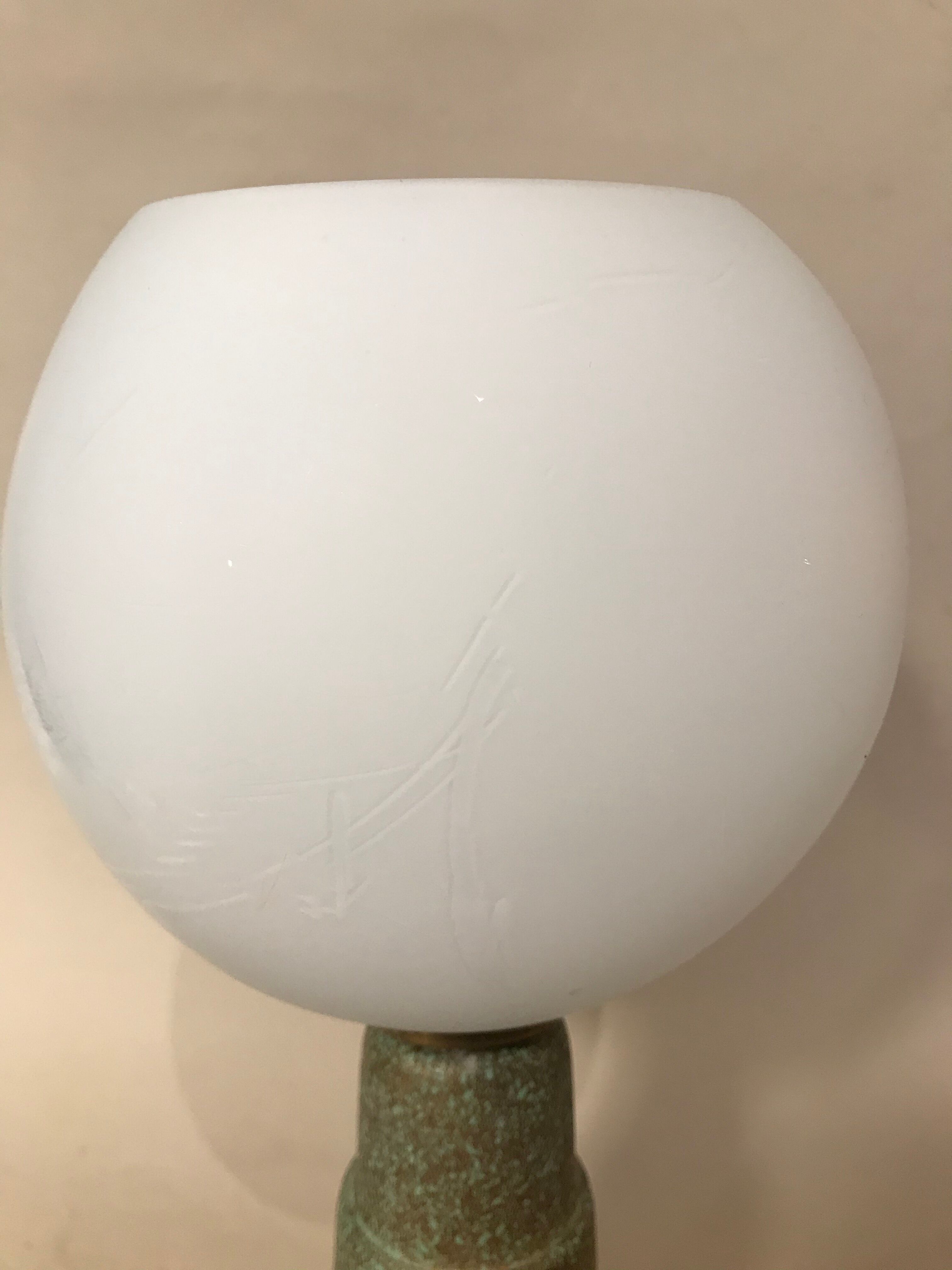 Art Deco style foot lamp in metal and white opaline