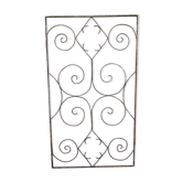 Grille en fer forgé, ancienne