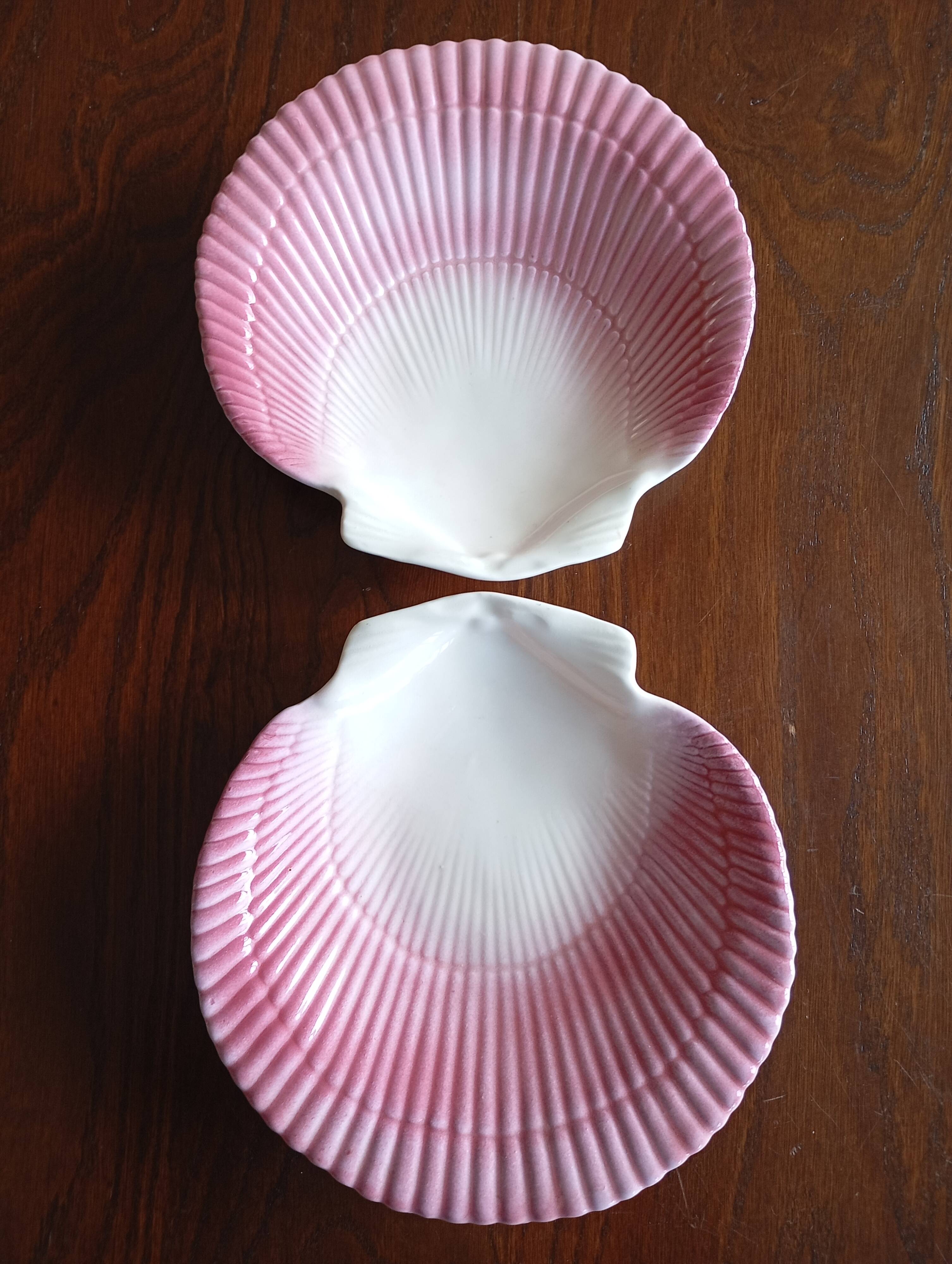 Shells for emptying pockets