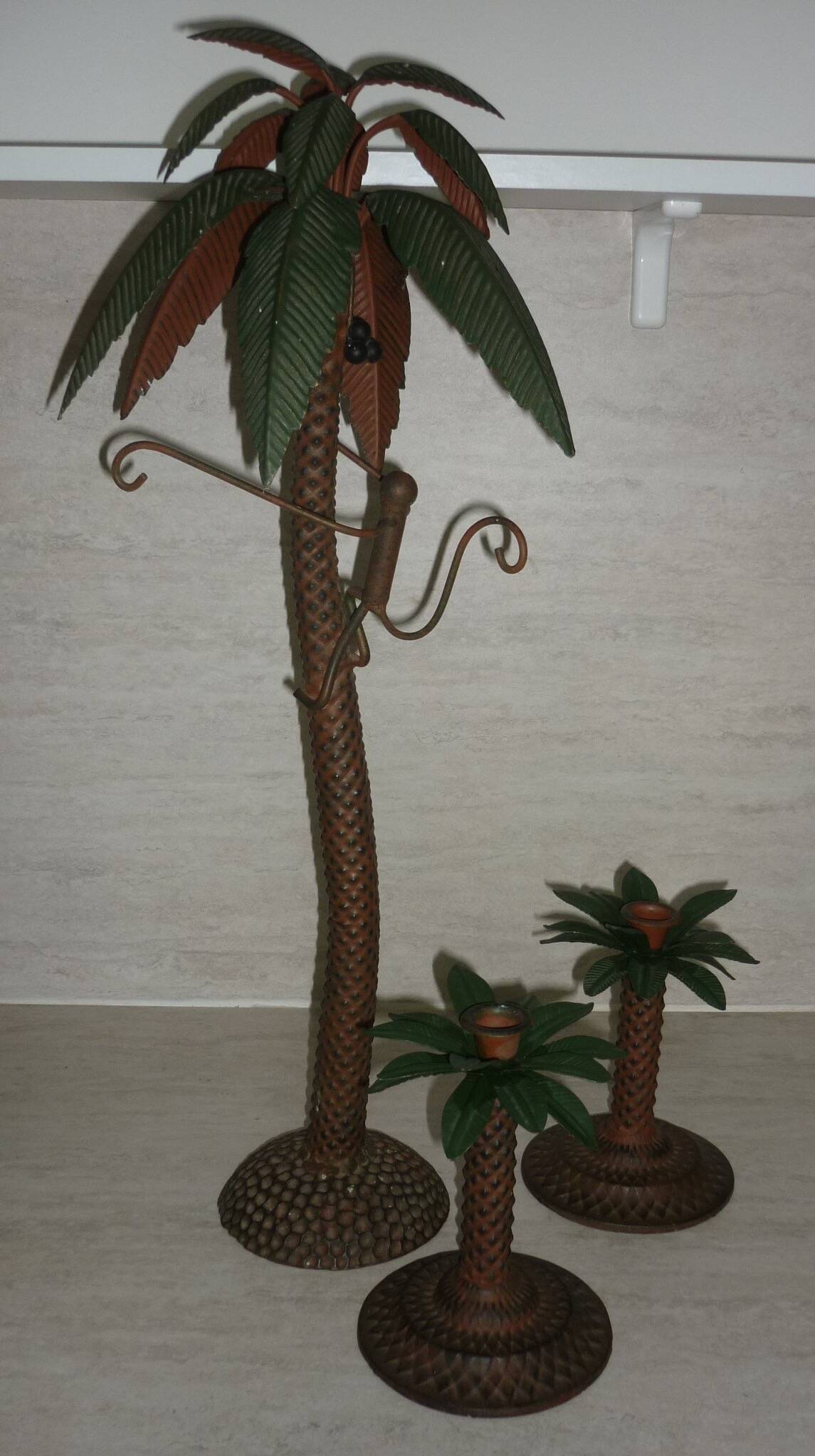 Lot Palm tree candle holders and palm tree with a monkey