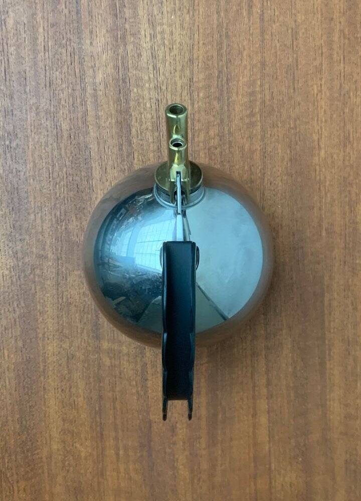 Postmodern Italian kettle by Richard Sapper for Alessi