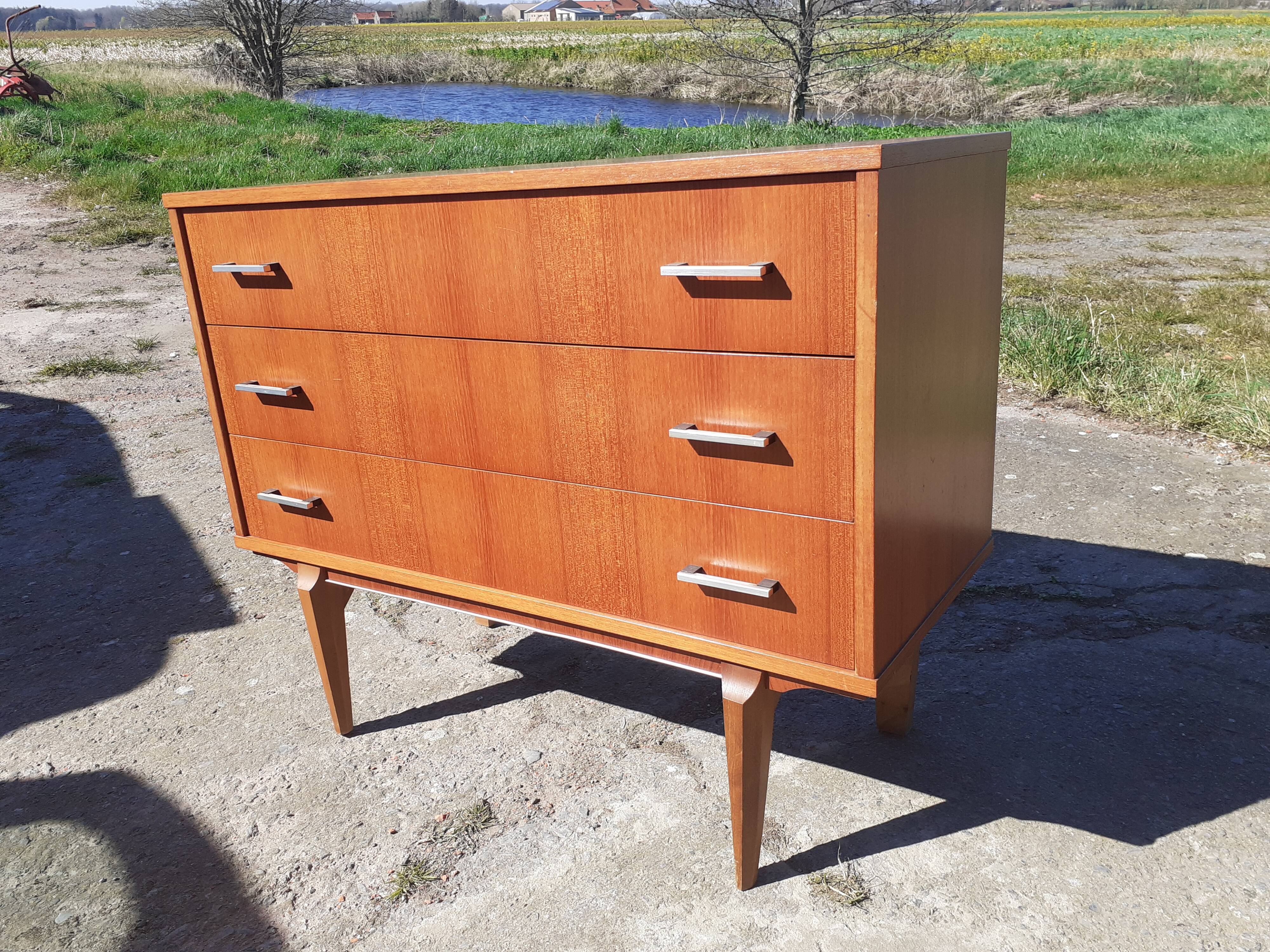 Commode vintage