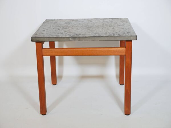 Ensemble de tables d'appoint en teck et ardoise du milieu du siècle, vintage des années 60 et 70