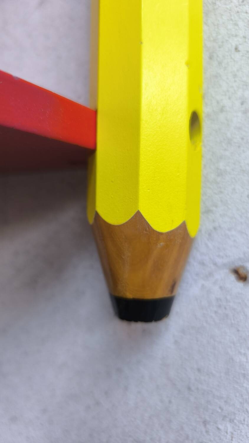 Sala stone style pencil shelf