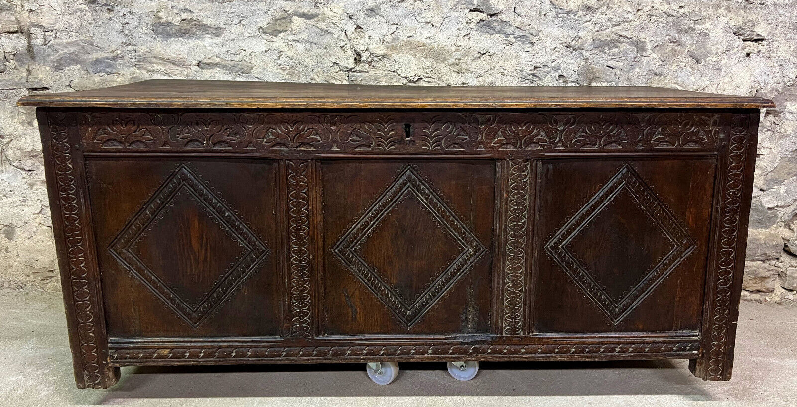 Chest Louis XIV era solid oak circa 1680-1700 (B)