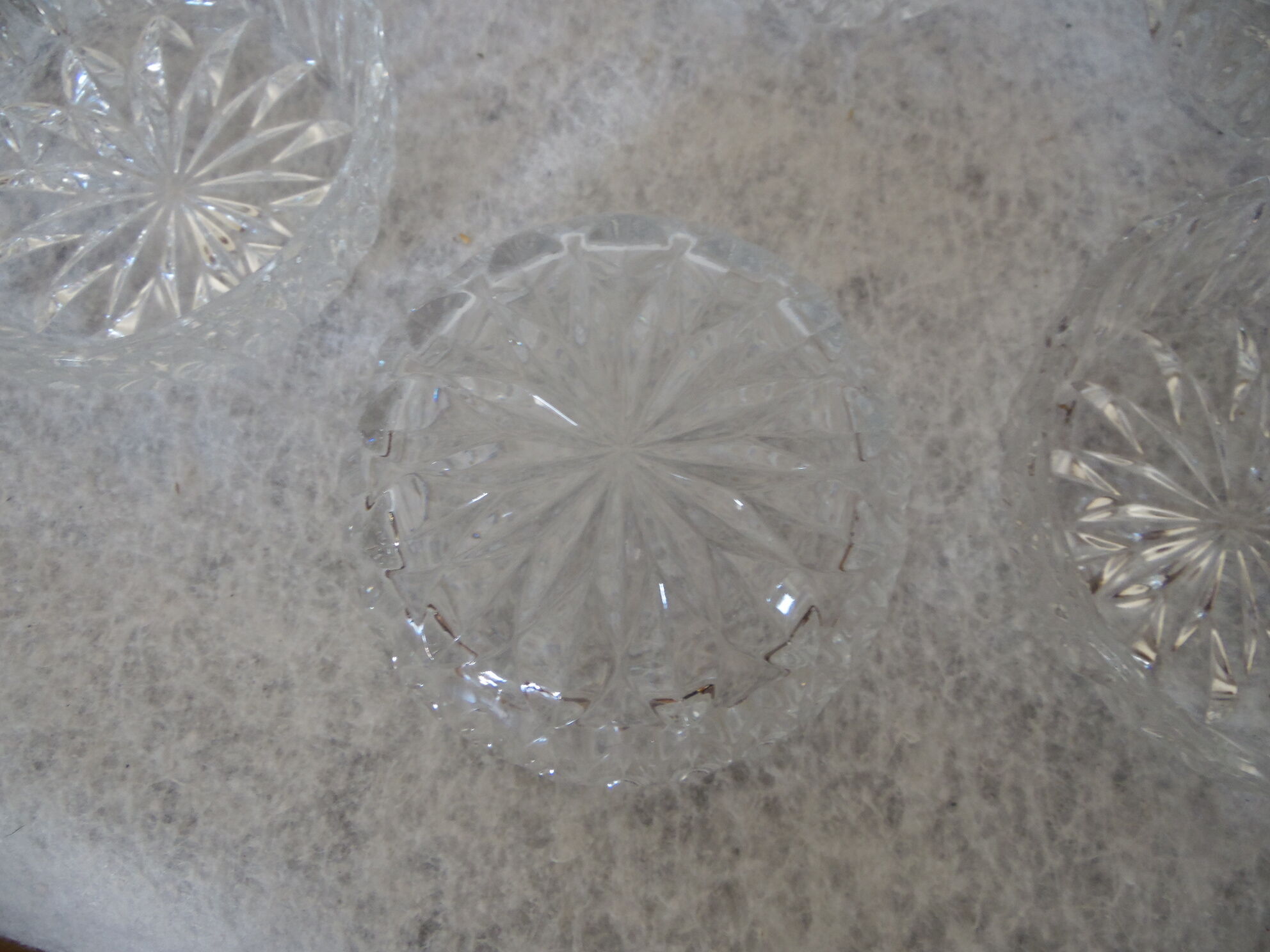 Bowl and 8 ramekins cut glass