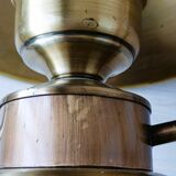 Chain suspension in storm lamp