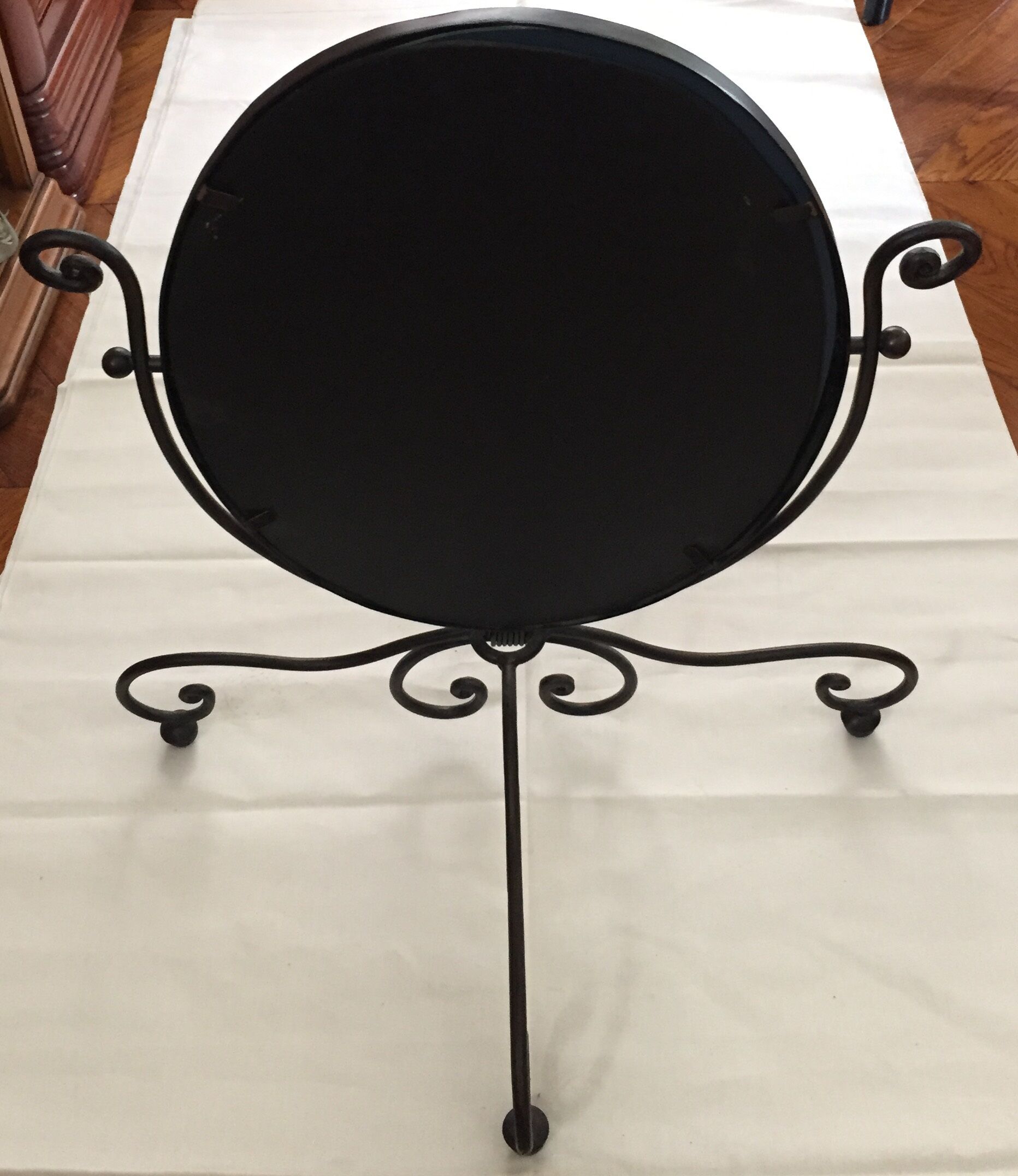 Swivel oval mirror 38x45 cm