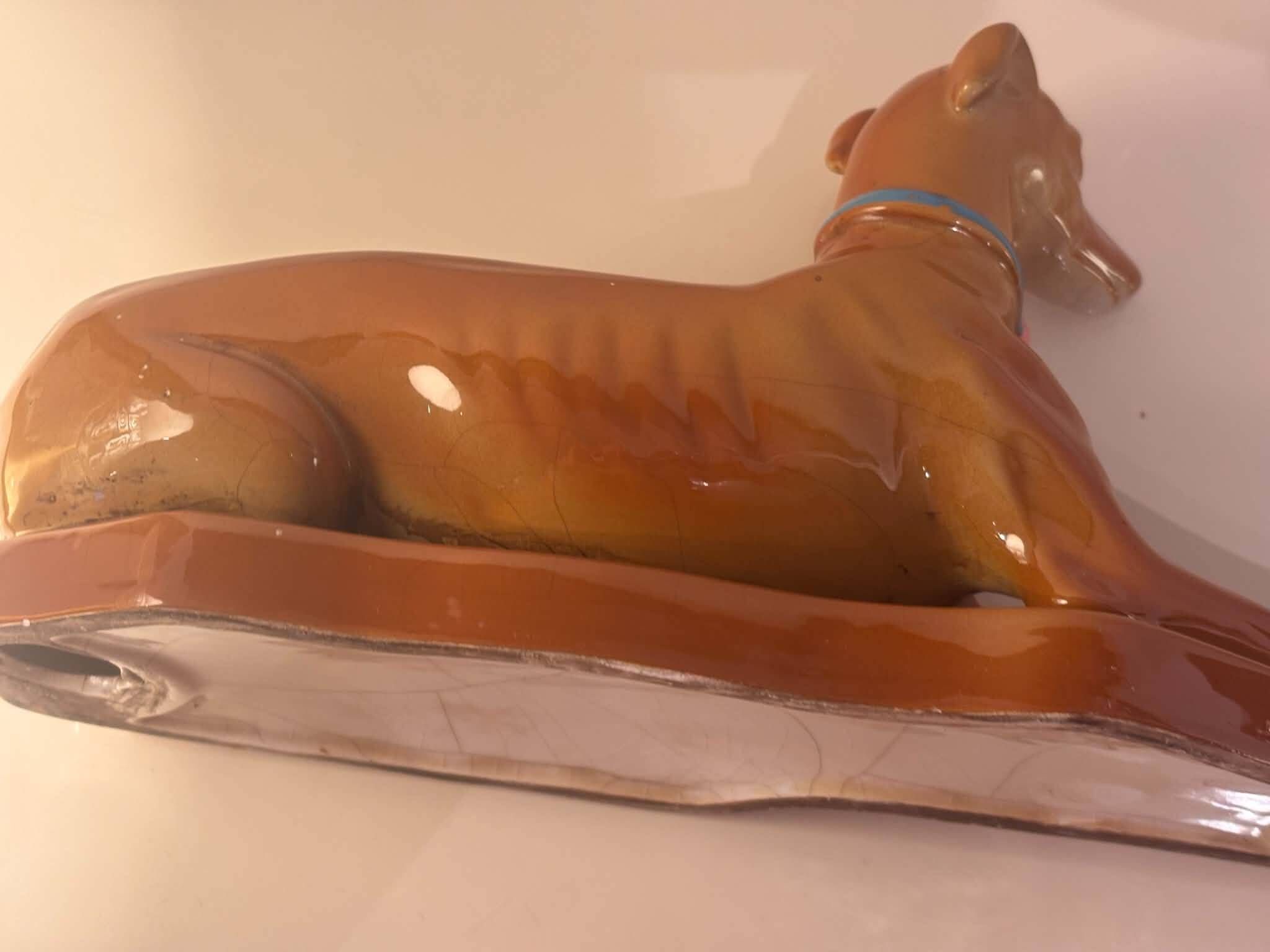 Figurine lévrier