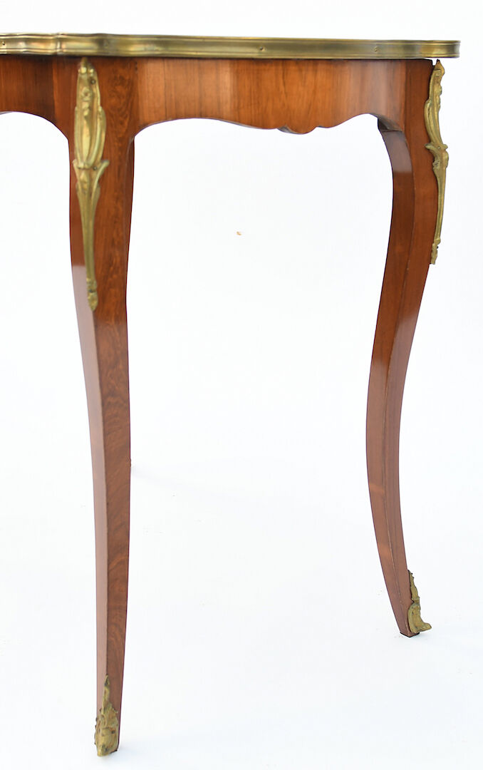 In-bookmarked living room table