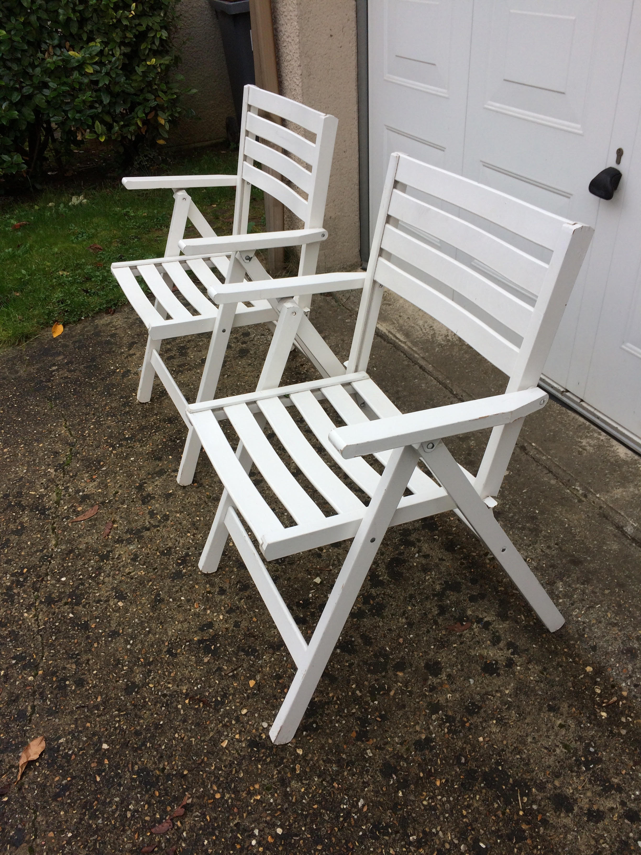 Pair of chairs folding vintage