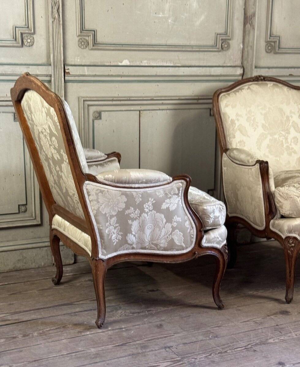 Pair of large Louis XV armchairs stamped Nicolas Quinibert Foliot, Paris, 18th century