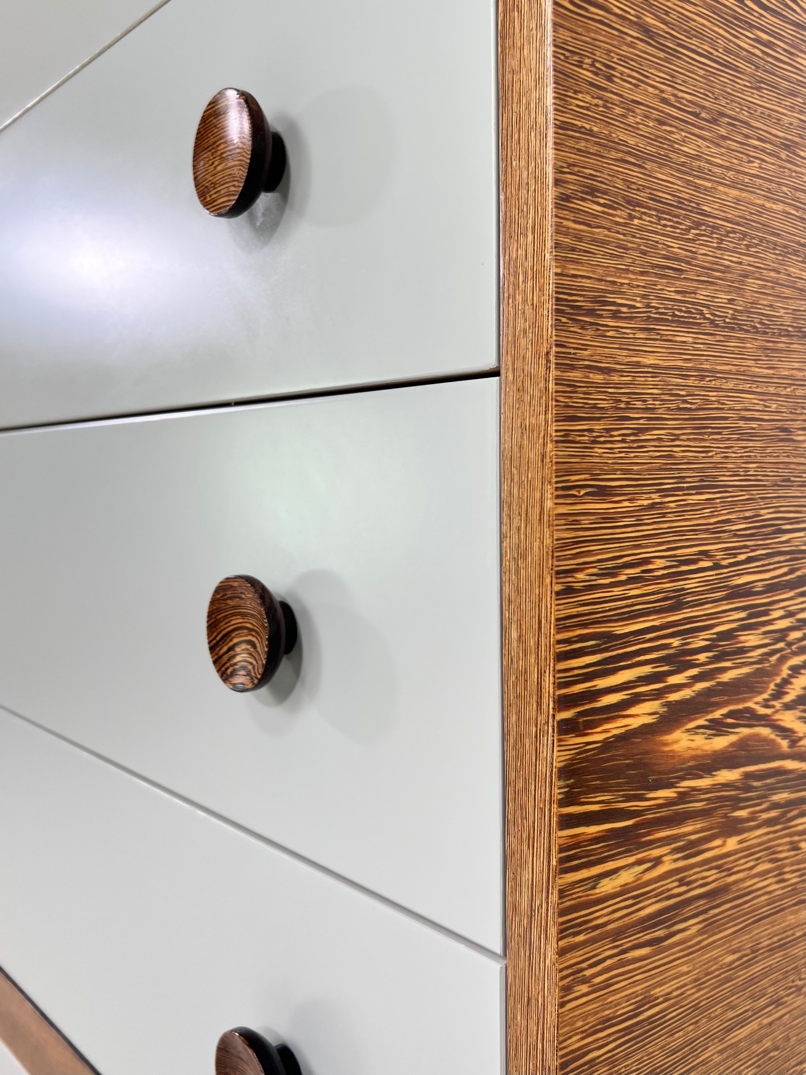 Dresser chiffonnier 6 drawers wenge and satin lacquer