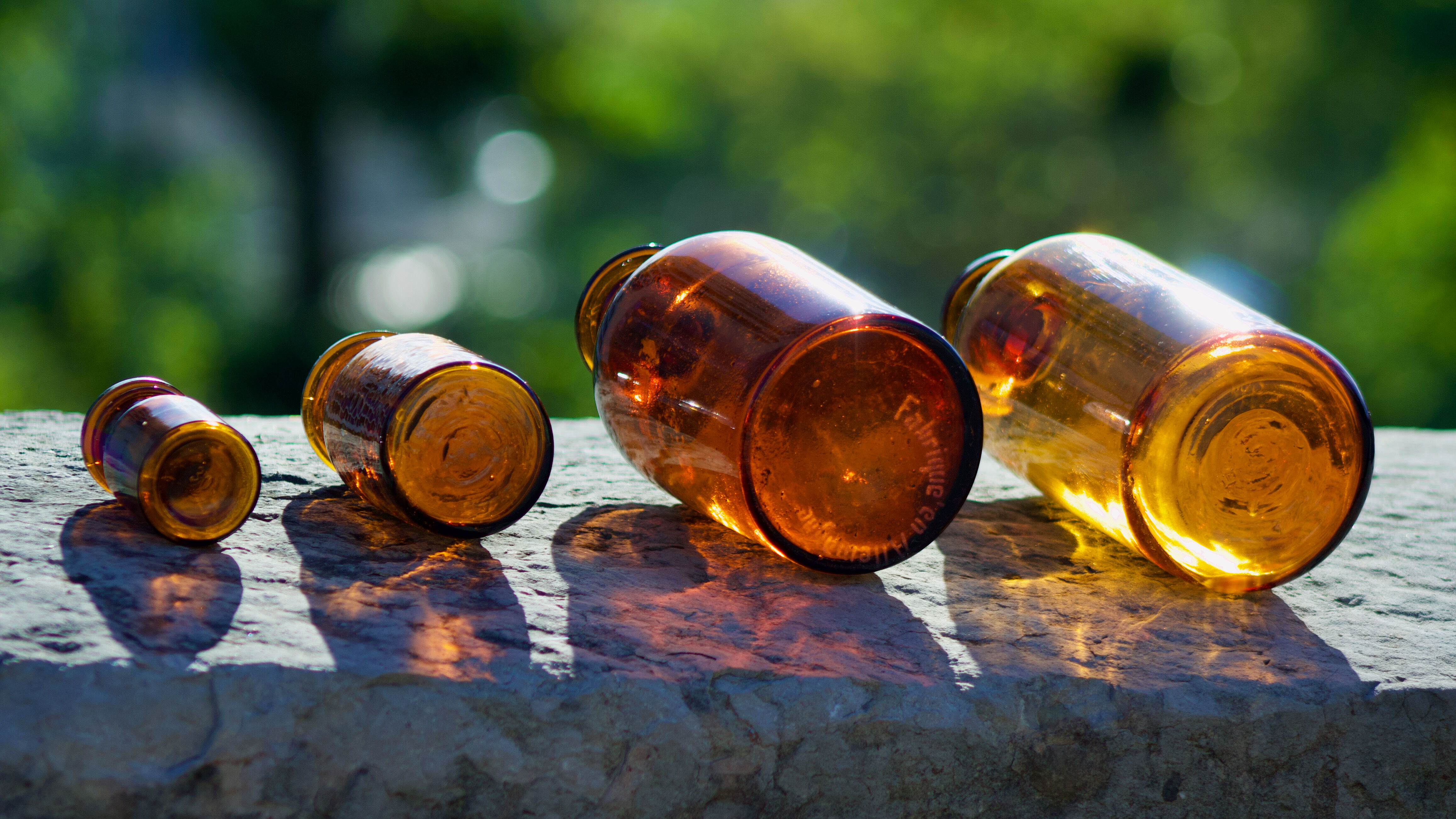 4 old apothecary bottles / amber glass pharmacy in perfect condition dated before 1960