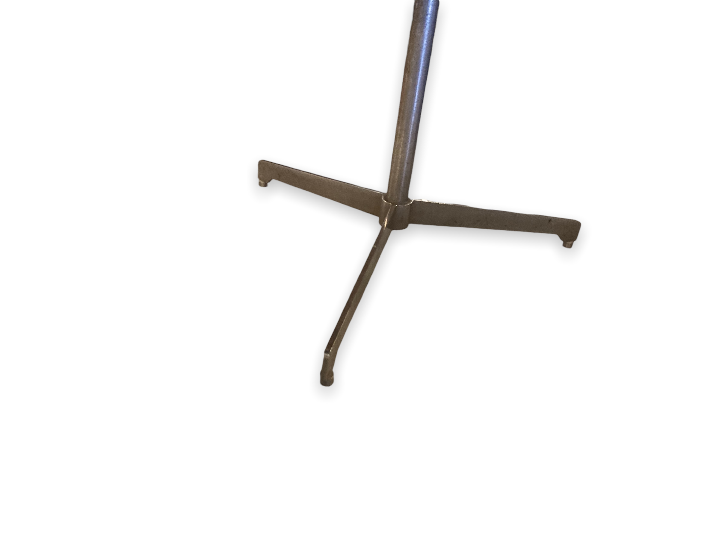 Important Design Living Room Roundtable