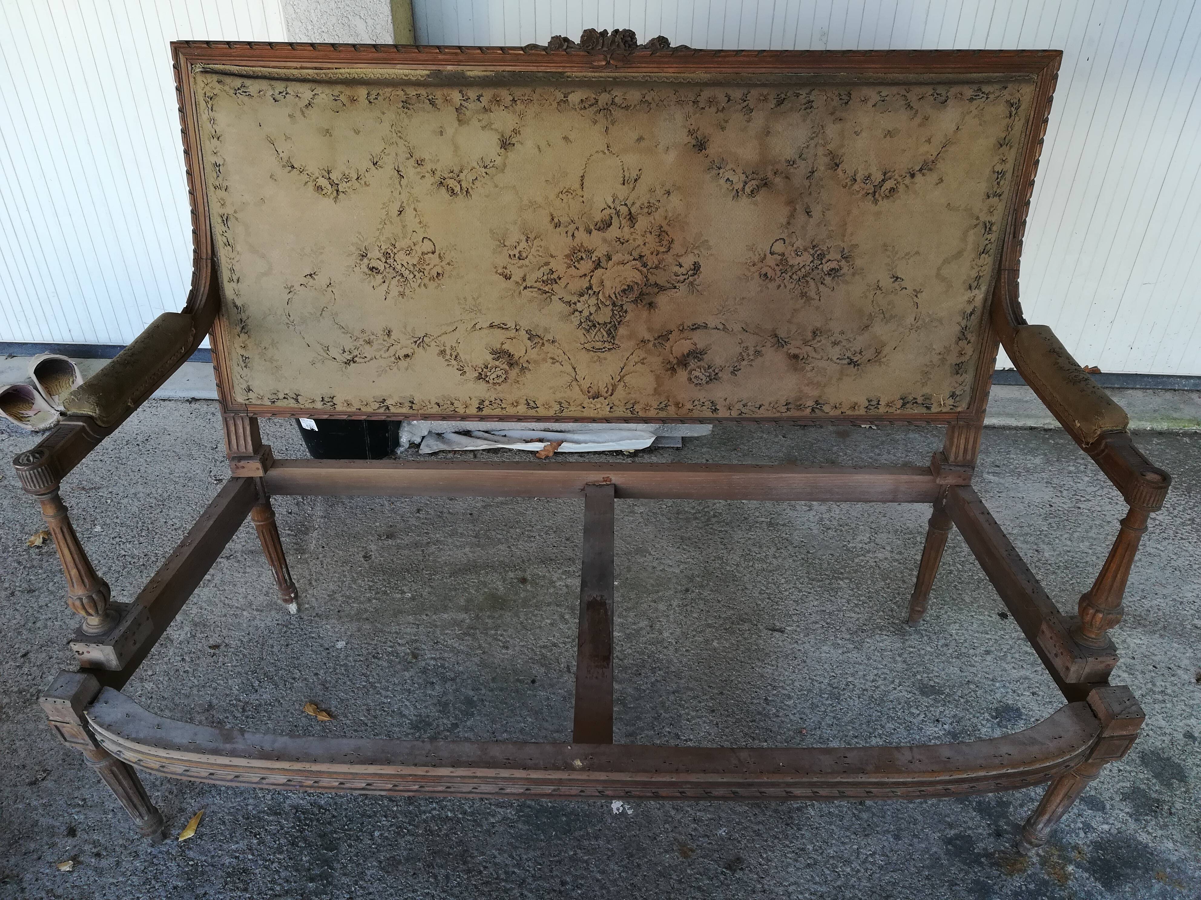 Banquette Louis XVI refaite à l'ancienne