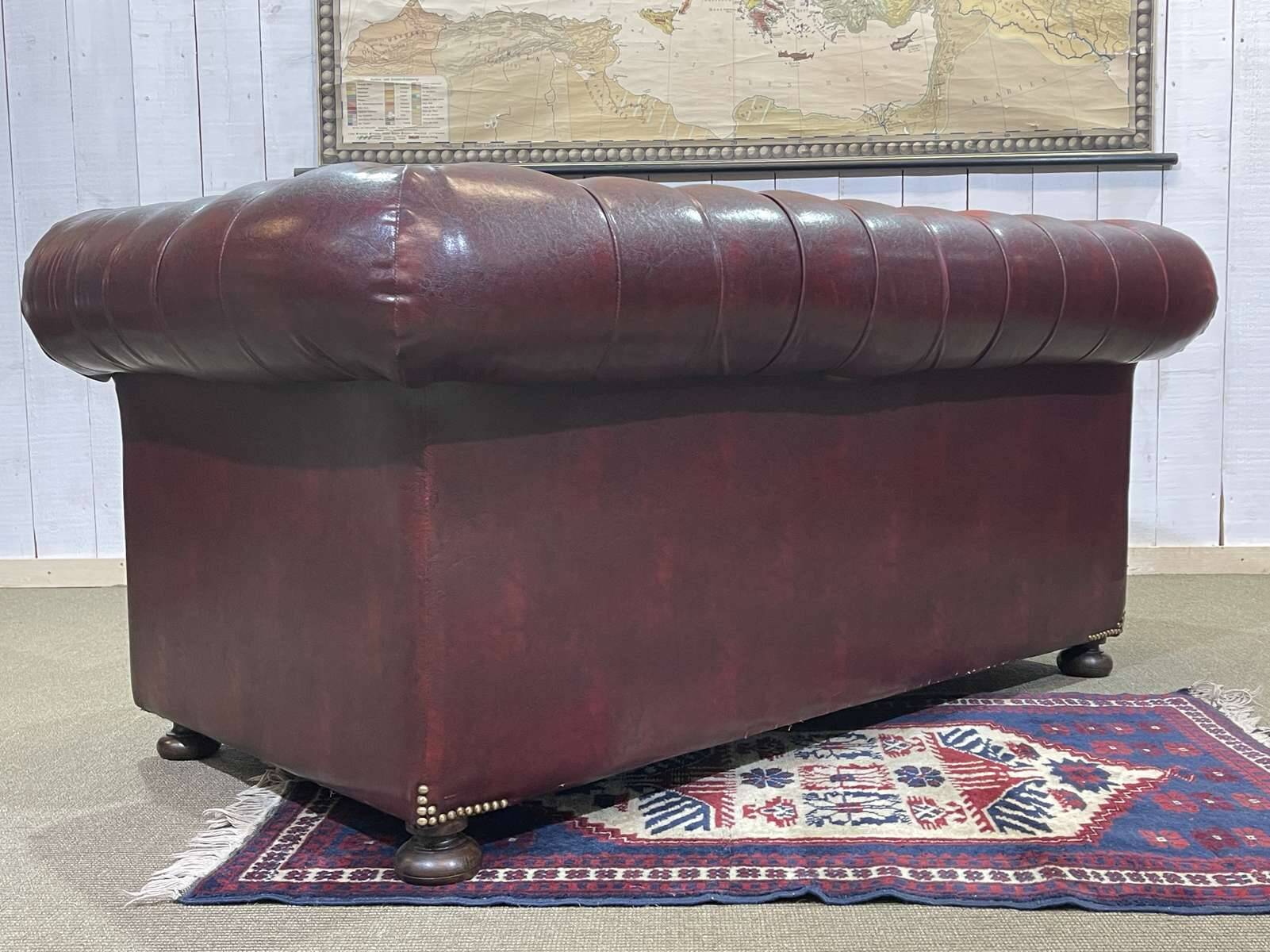 1980s Red 2-Seater Chesterfield Sofa