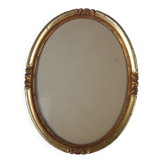 Old oval frame to pose or hang gilded carved wood