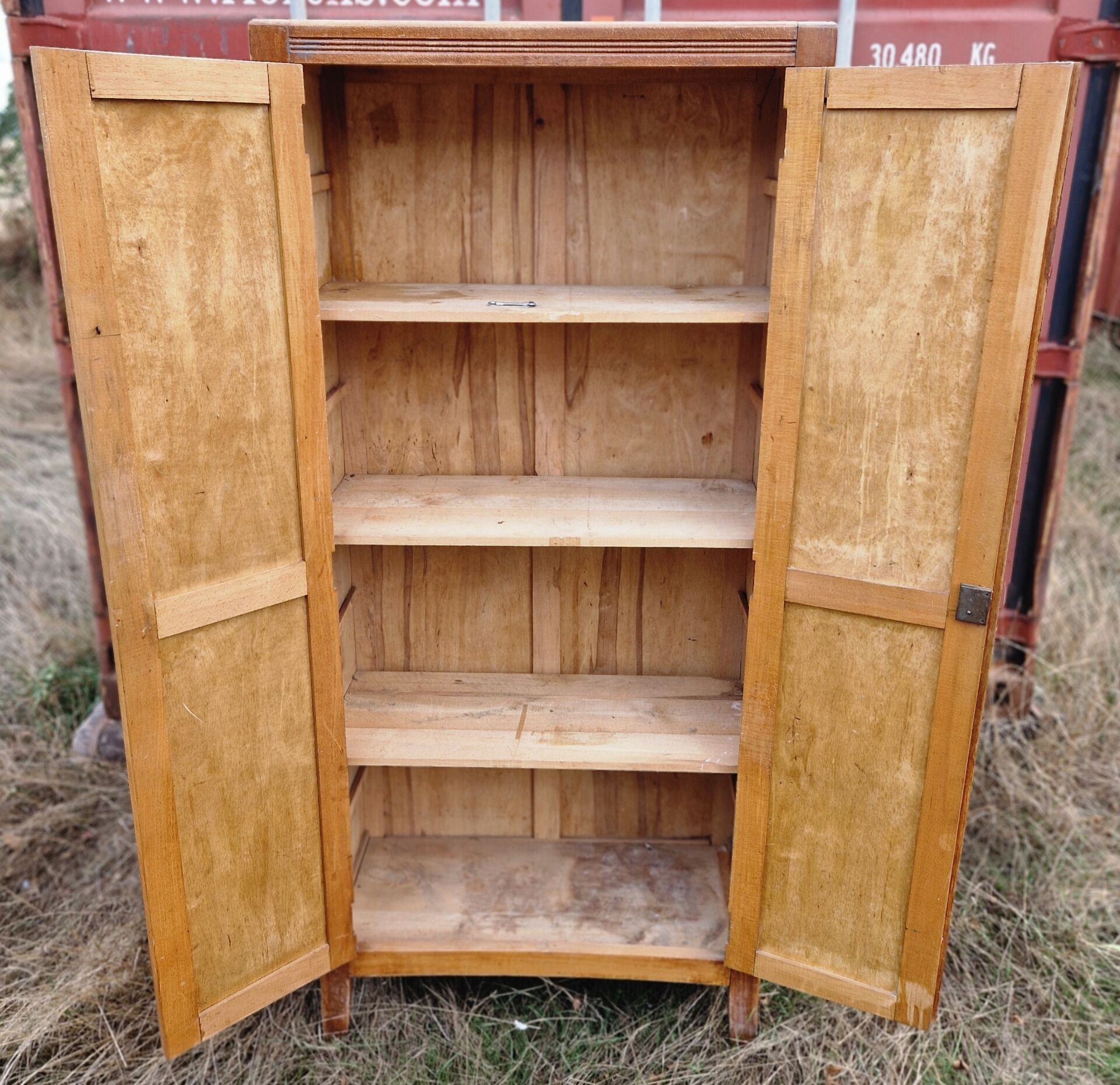 Armoire parisienne