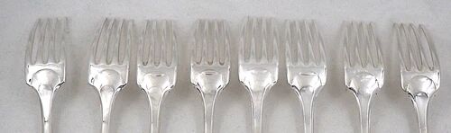 Christofle Cluny, 8 table forks, 20.5 cm, silver-plated metal, excellent condition.