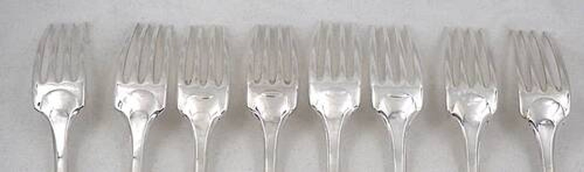 Christofle Cluny, 8 table forks, 20.5 cm, silver-plated metal, excellent condition.