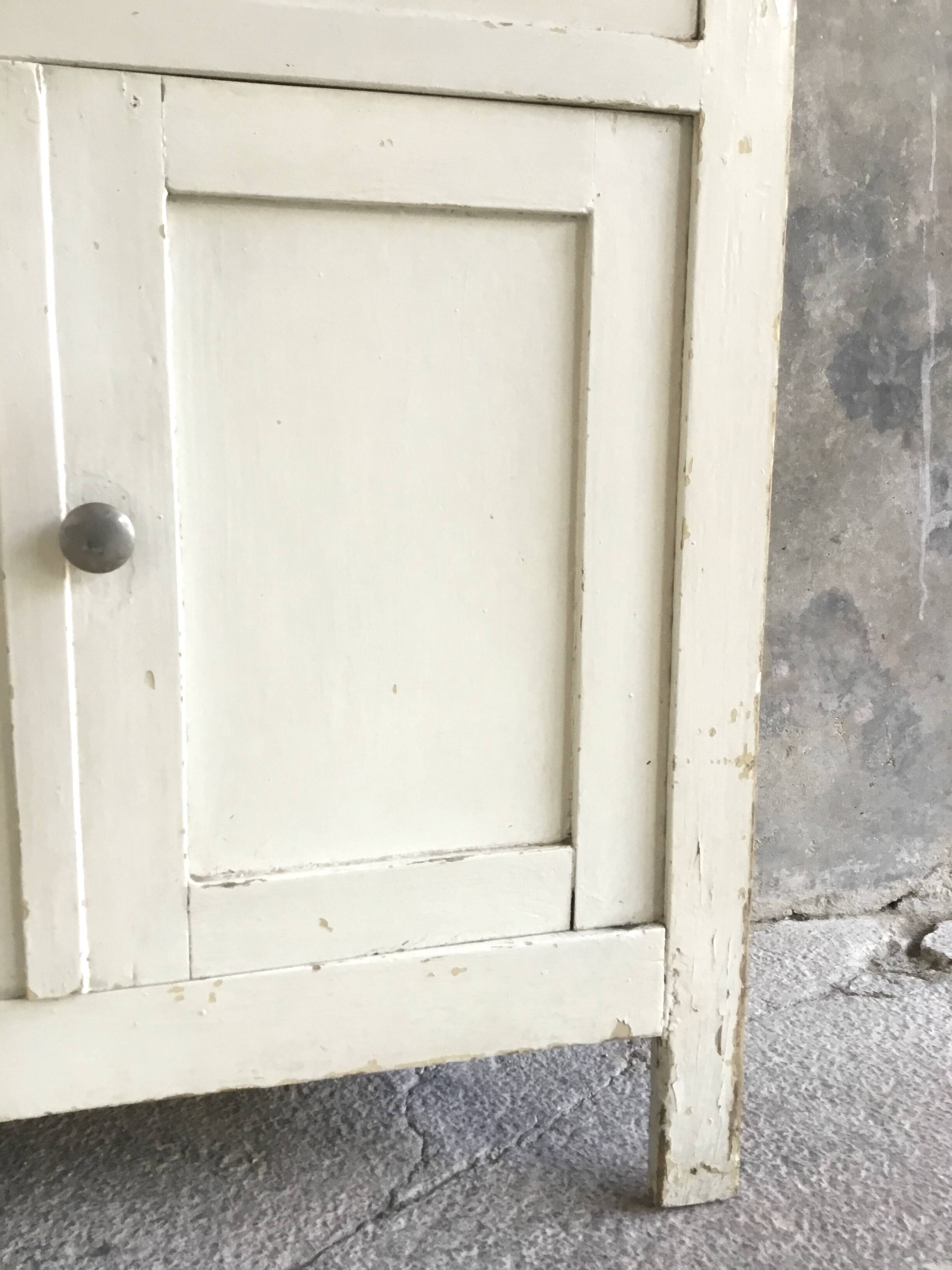 Parisian white buffet in its own juice - 1950