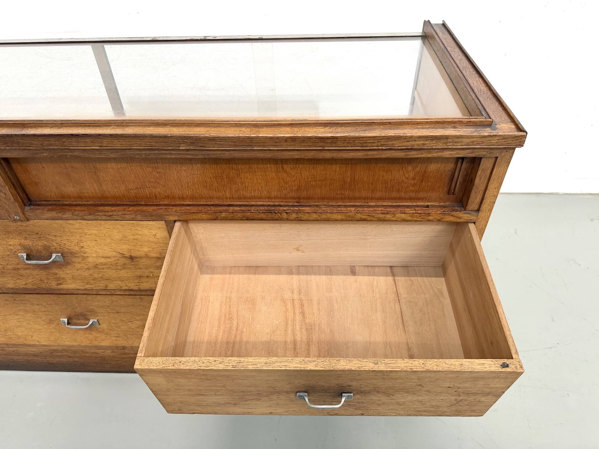 Vintage Siegel Paris workbench in oak and glass – 1950