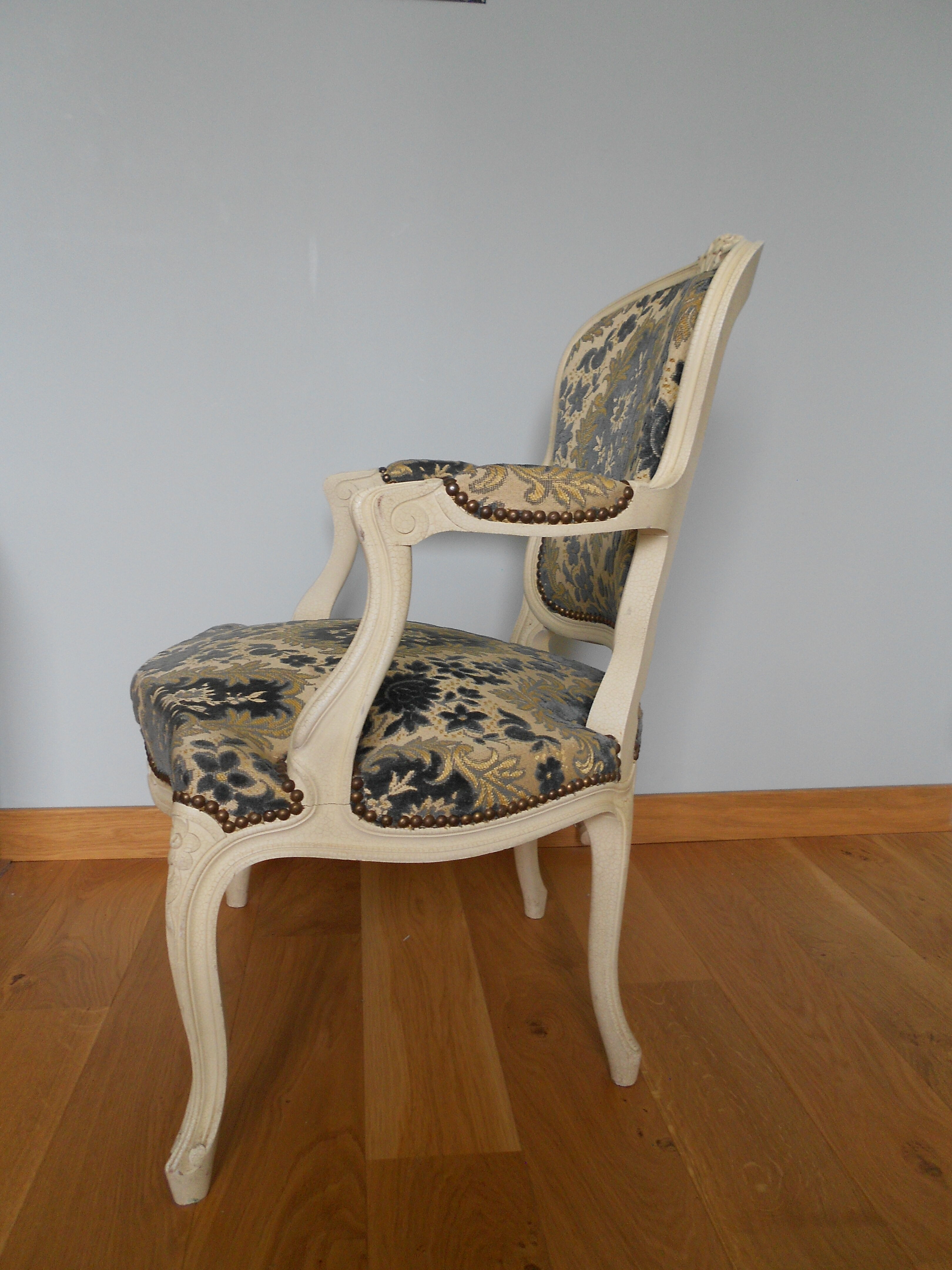 Louis XV-style convertible armchair lined with velvet effect