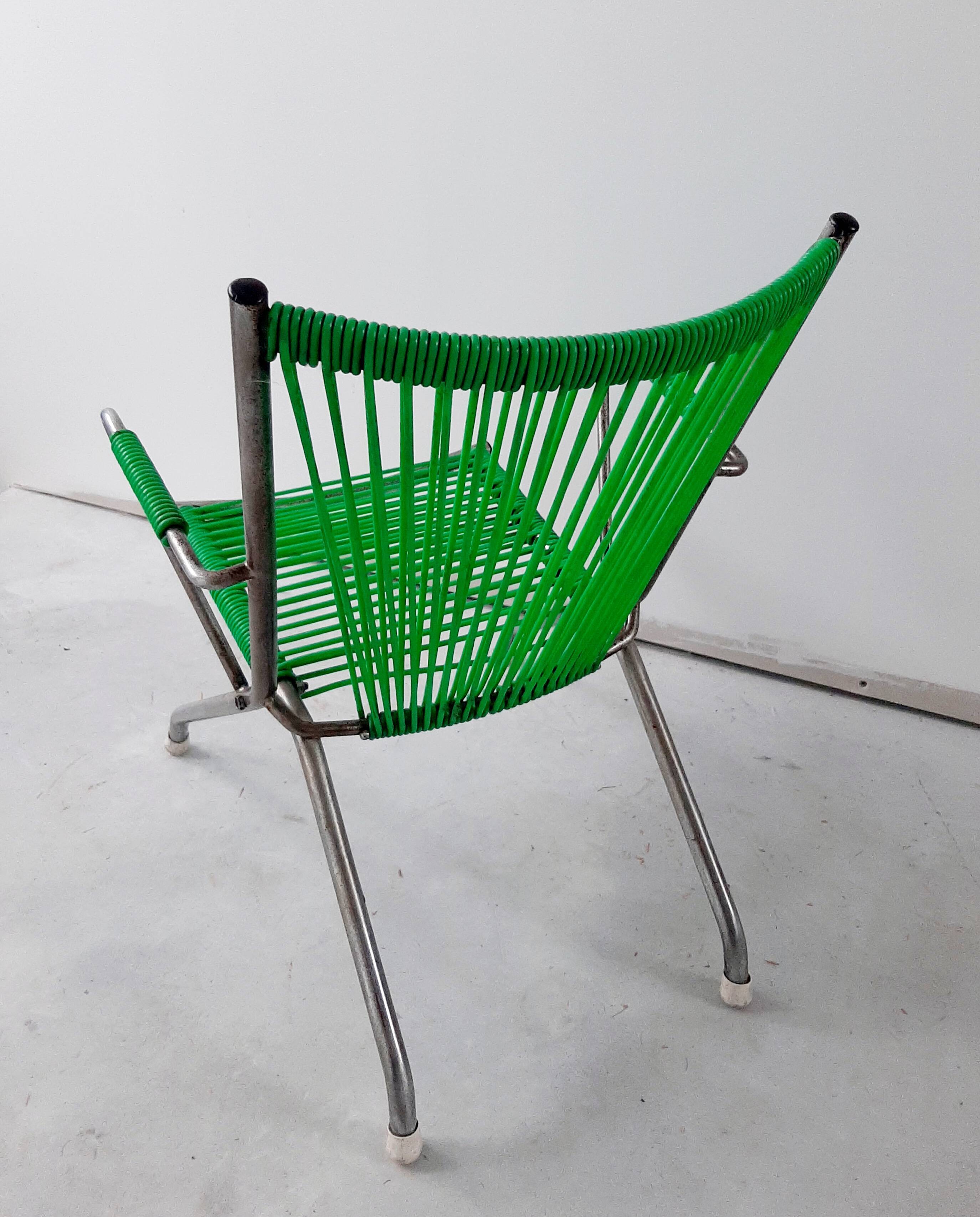 Child green scoubidou chair