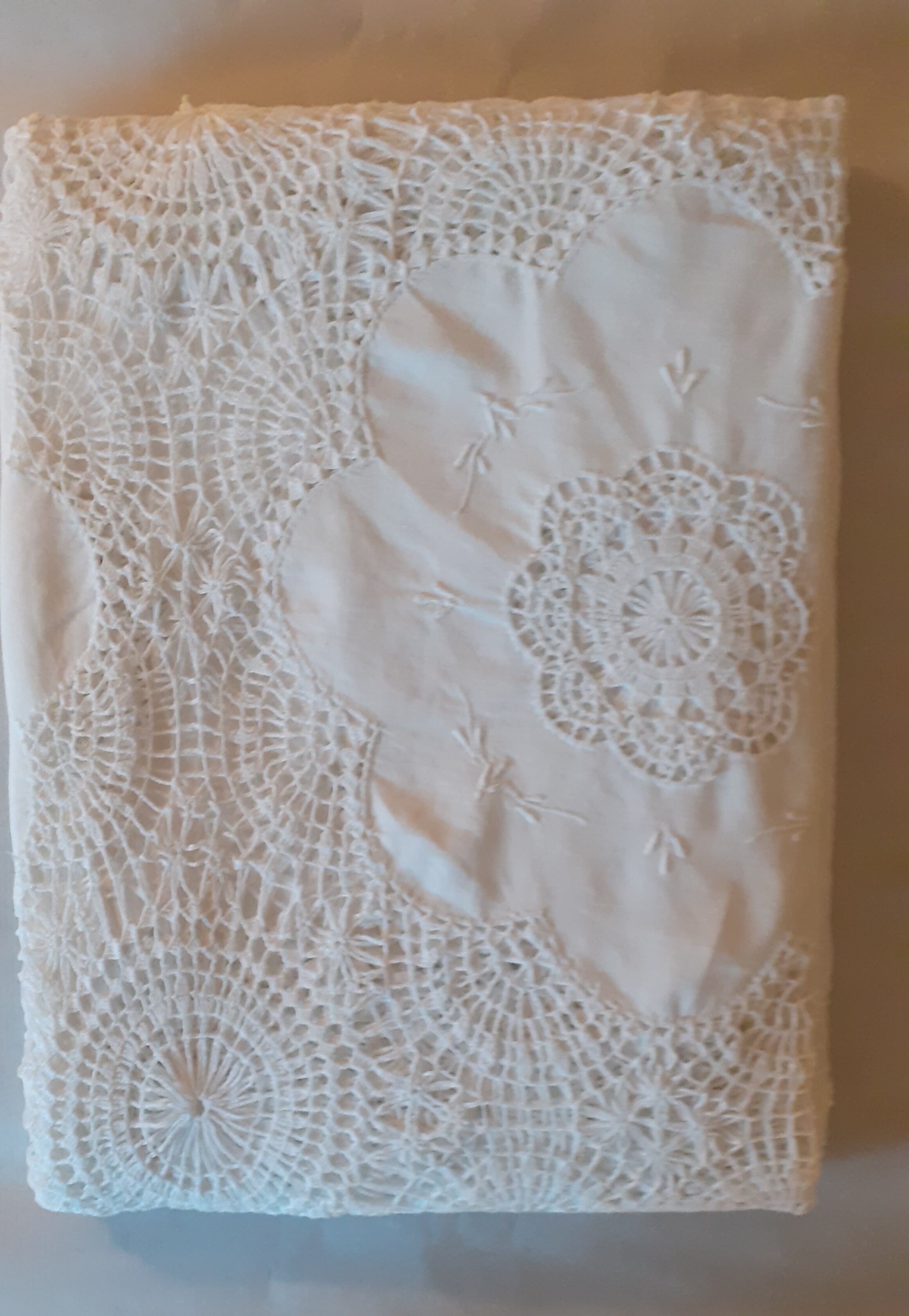 Rectangular tablecloth and towels