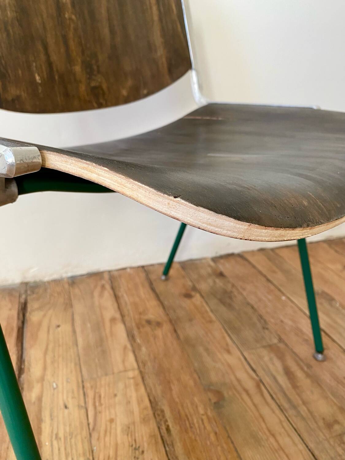 Pair of DSC 106 chairs by Giancarlo Piretti