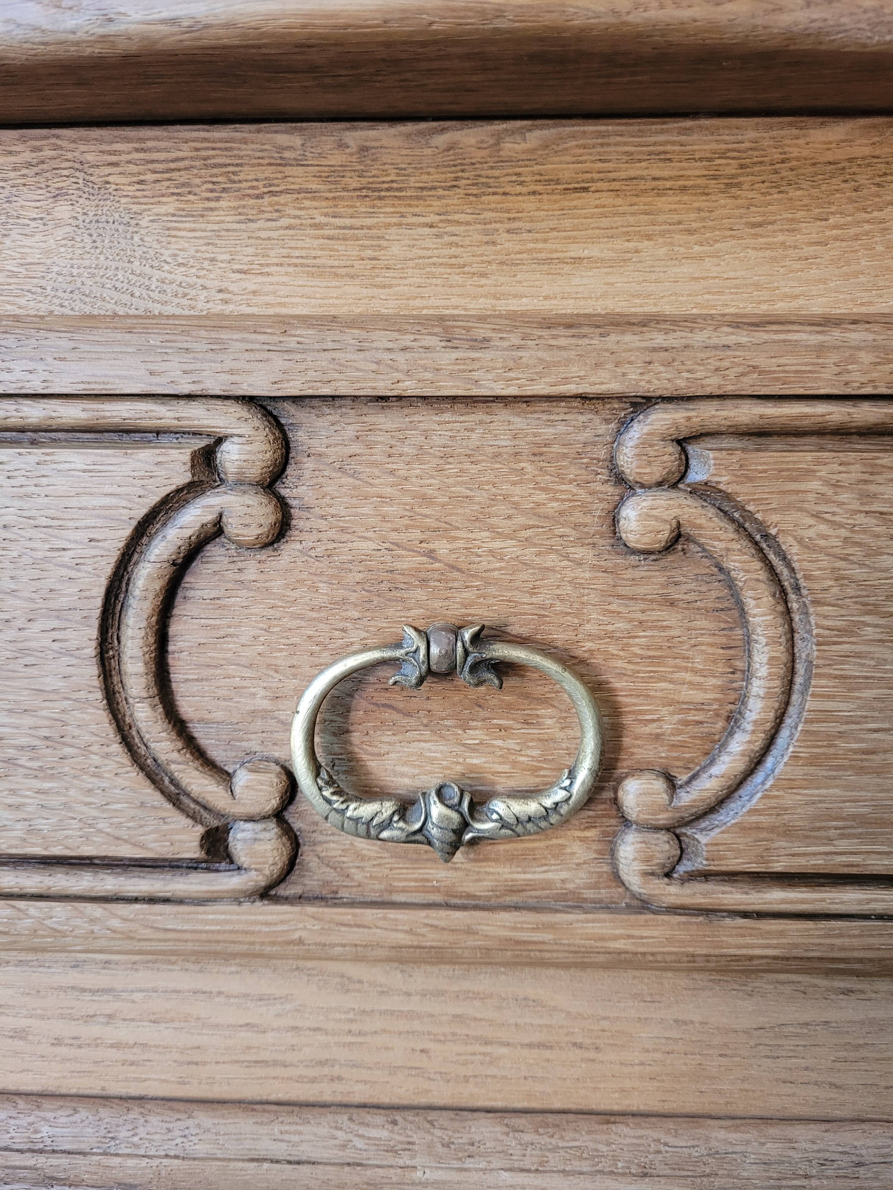 Vintage chest of drawers