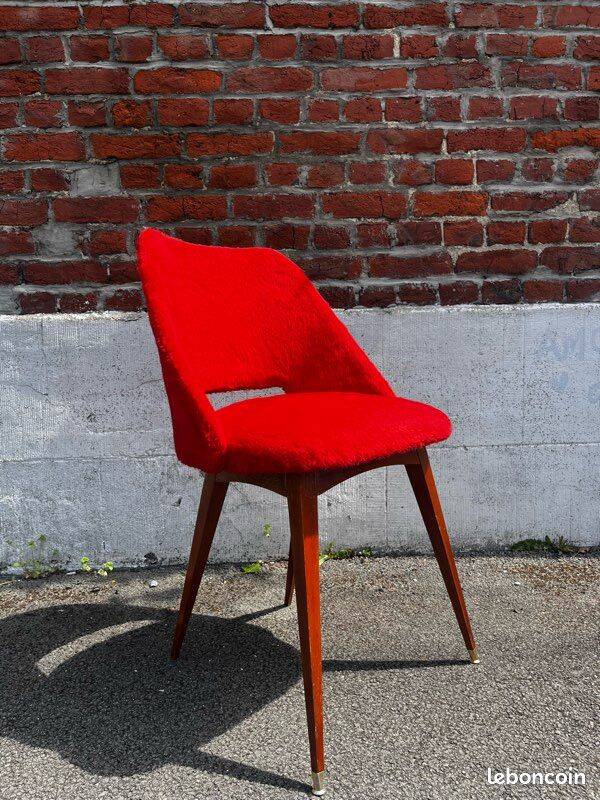 Vintage red shaggy chair / armchair with compass legs