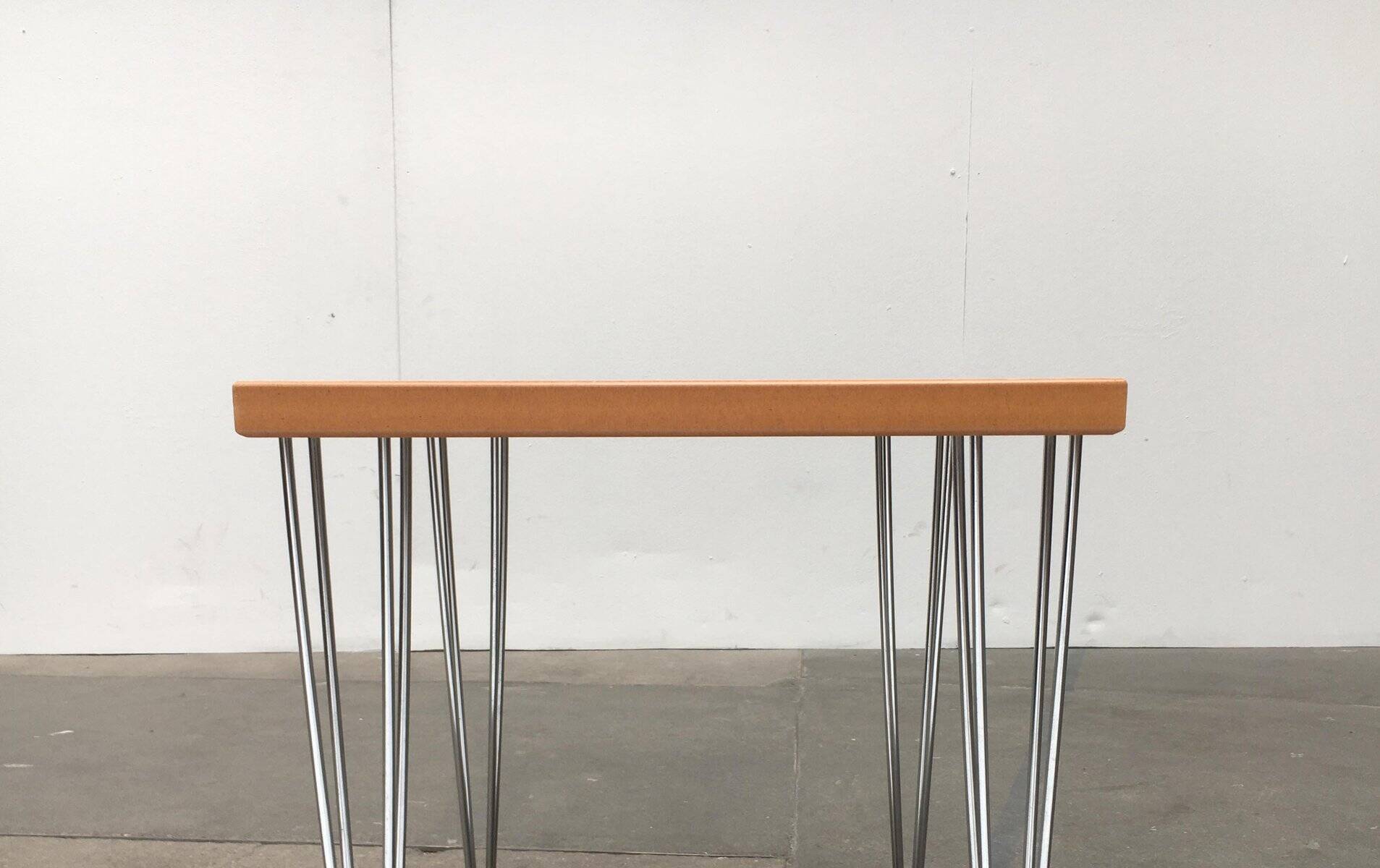 Vintage side table with hairpin legs from Denmark by Pin Age.