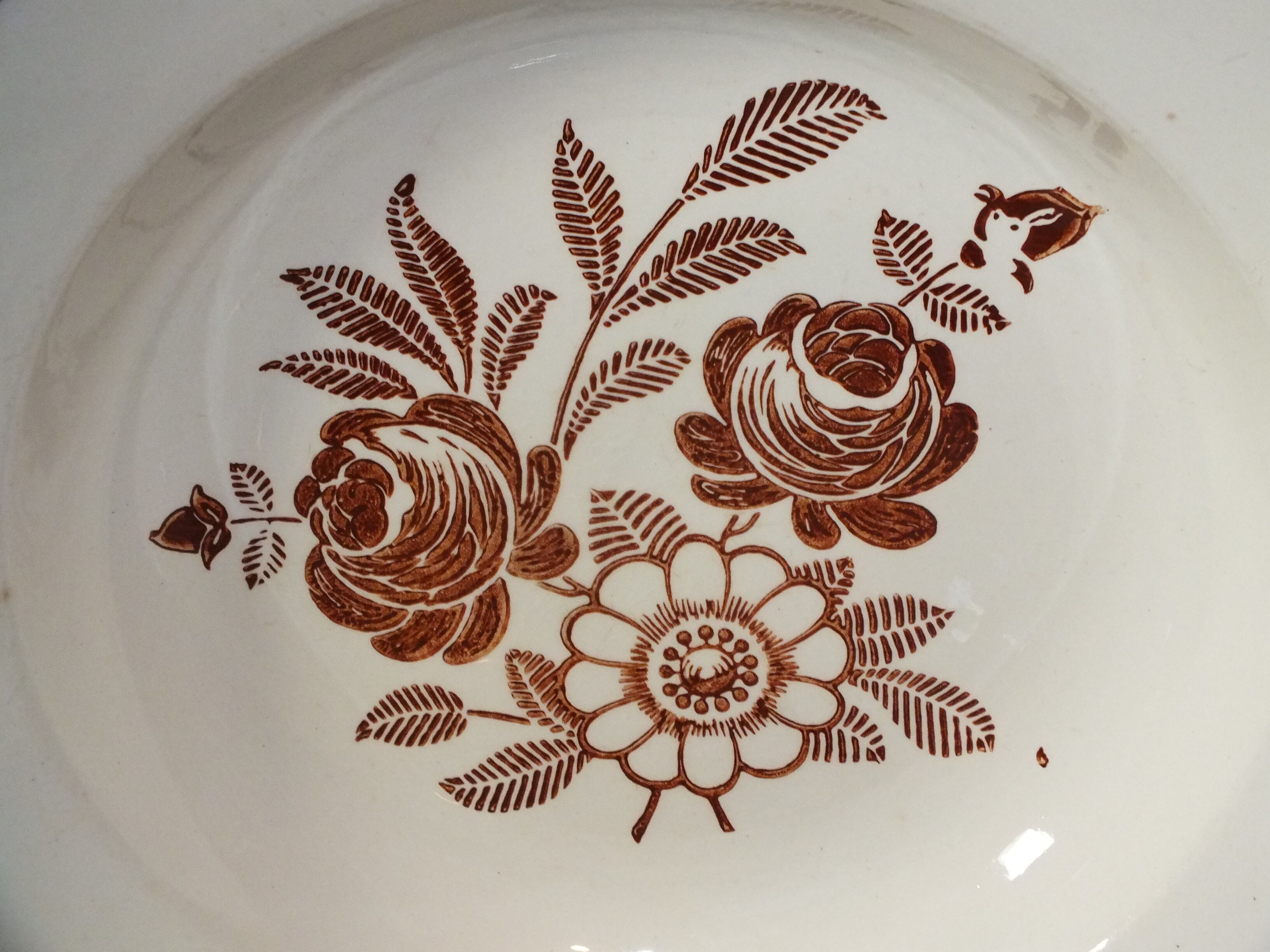 2 vintage round dishes - brown roses