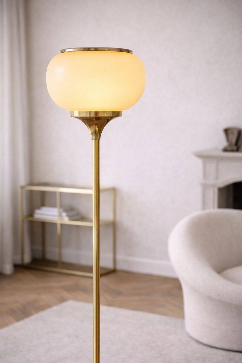 Art Deco floor lamp in brass and opaline glass - 130 cm