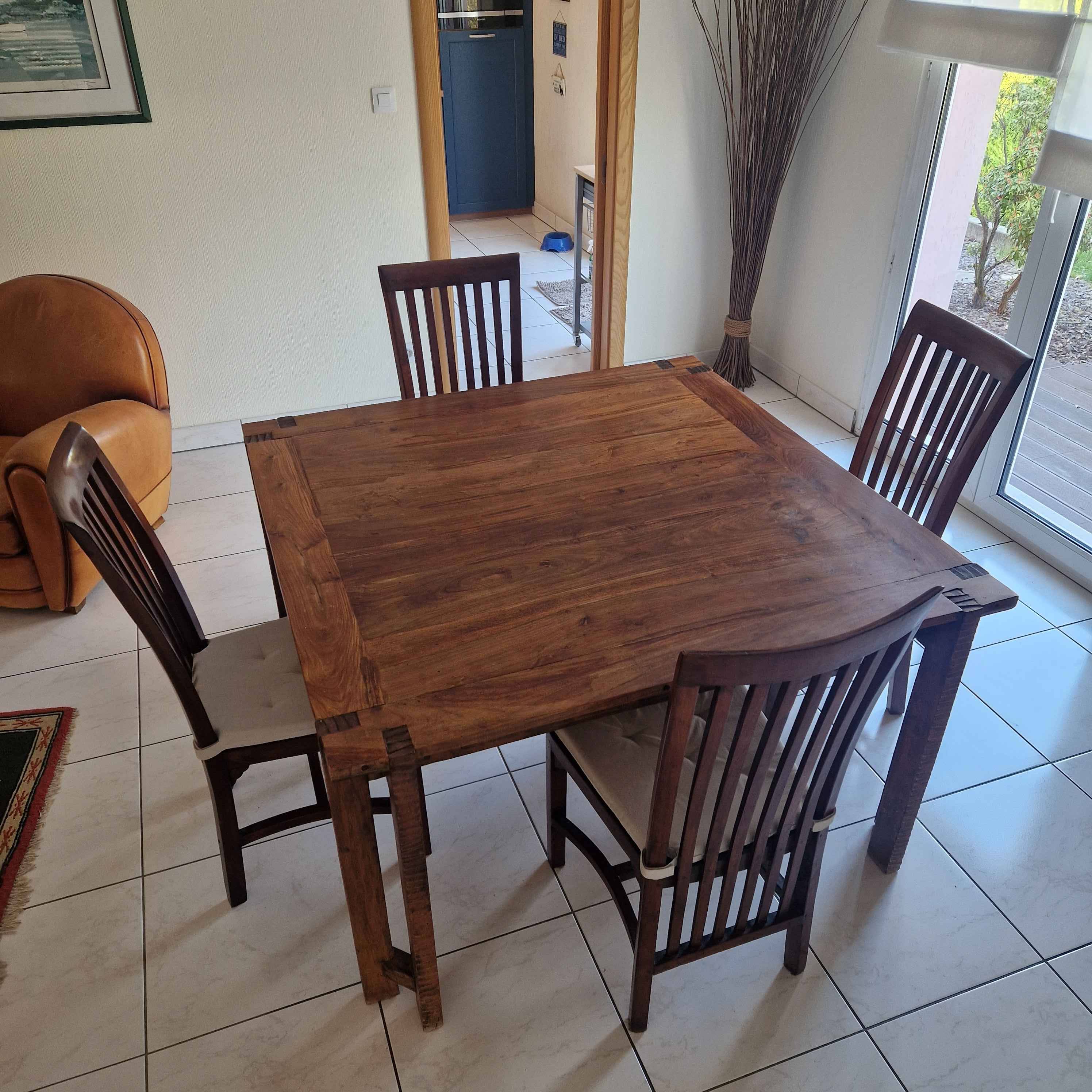 Lot table and 8 chairs