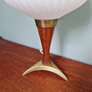 Scandinavian table lamp in teak and frosted white glass, 1960.