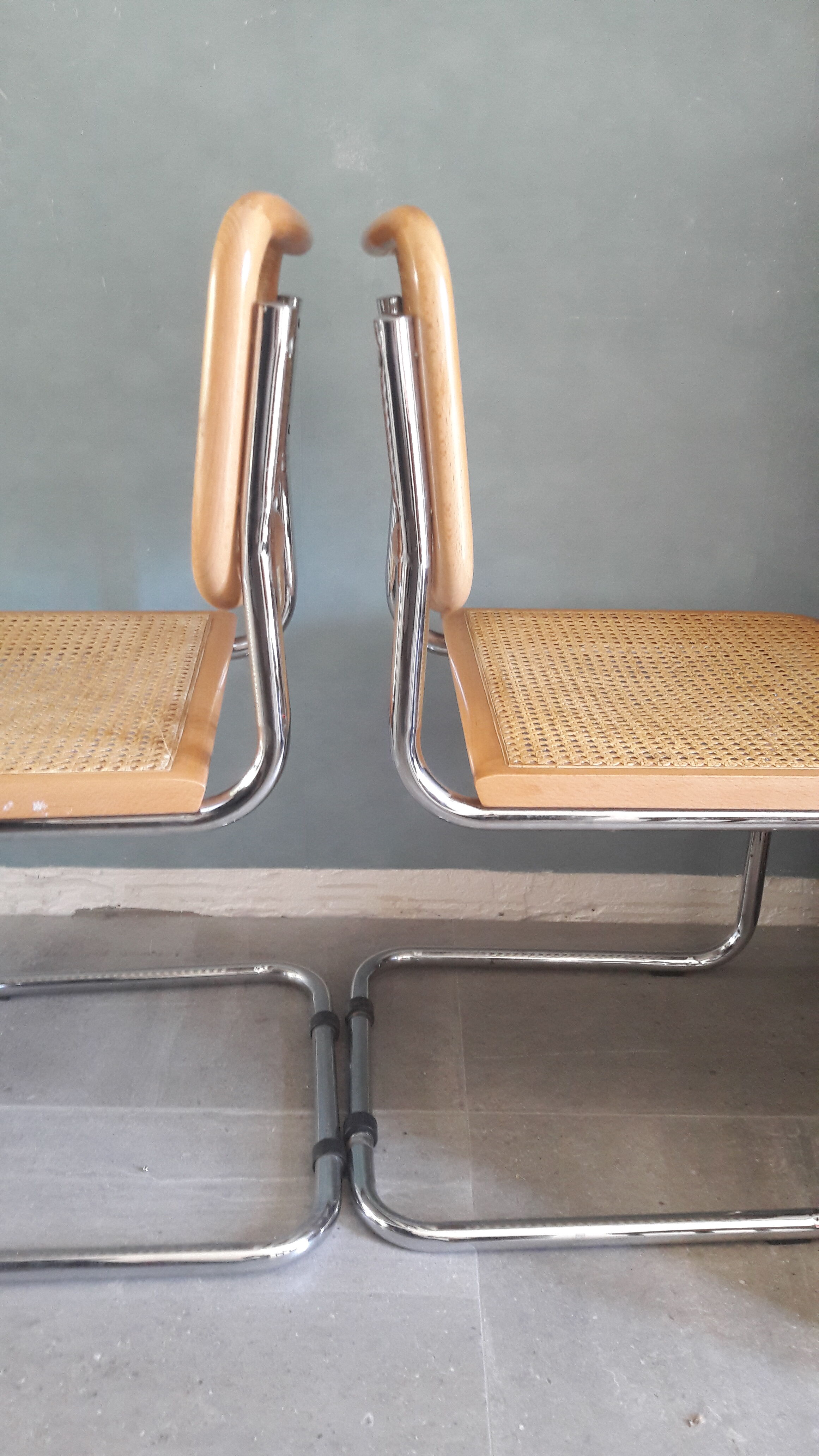 Pair of chairs cesca B32