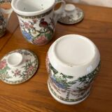 Porcelain tea mugs