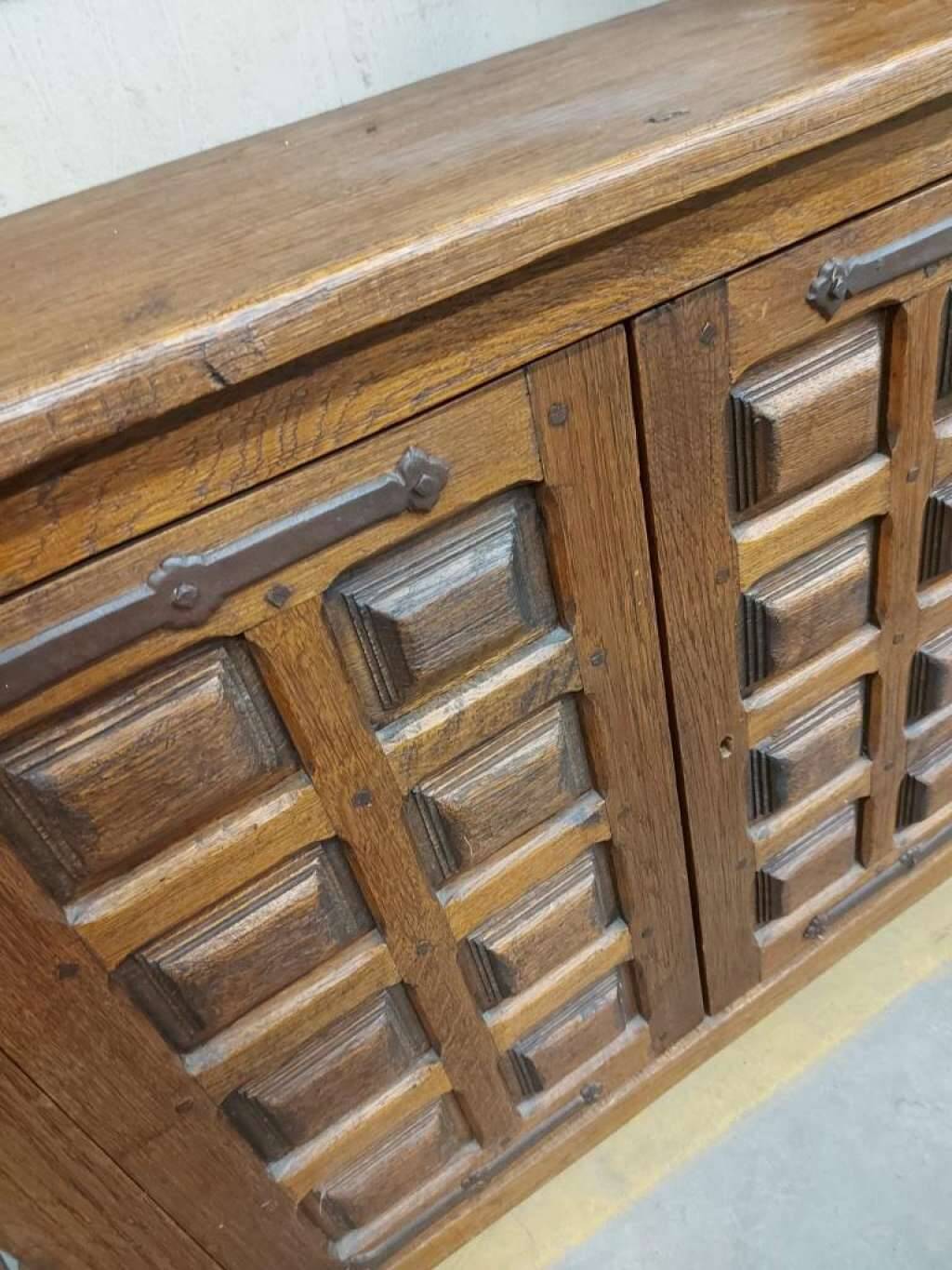 Vintage wall system: spanish brutalist style