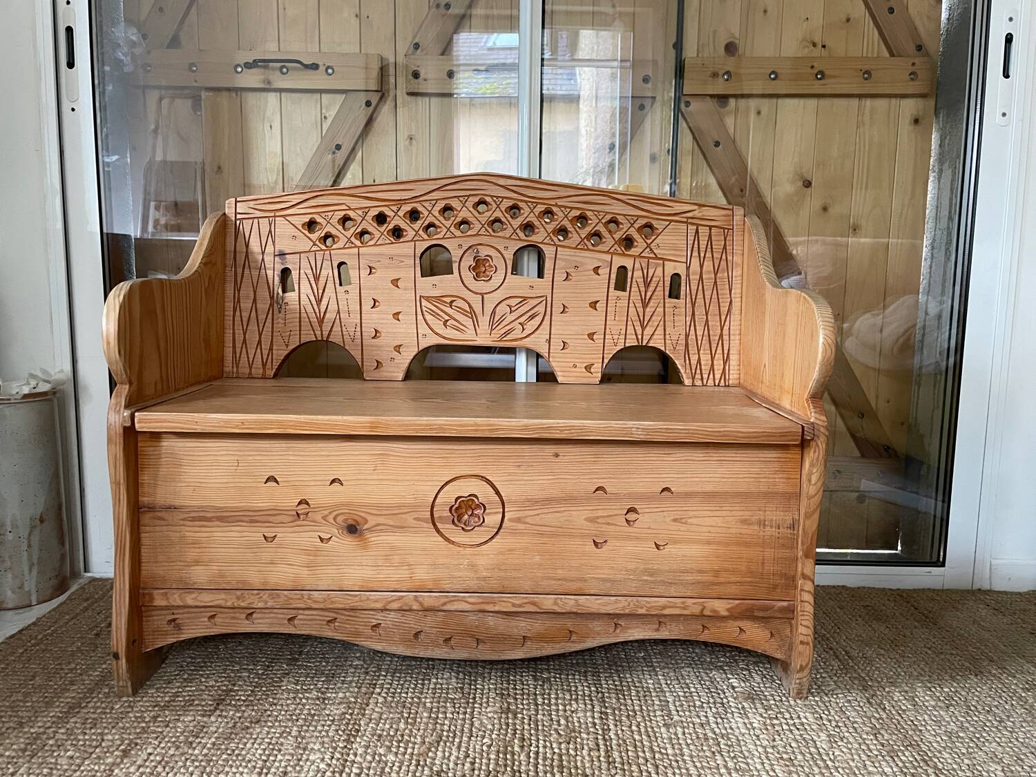Storage bench