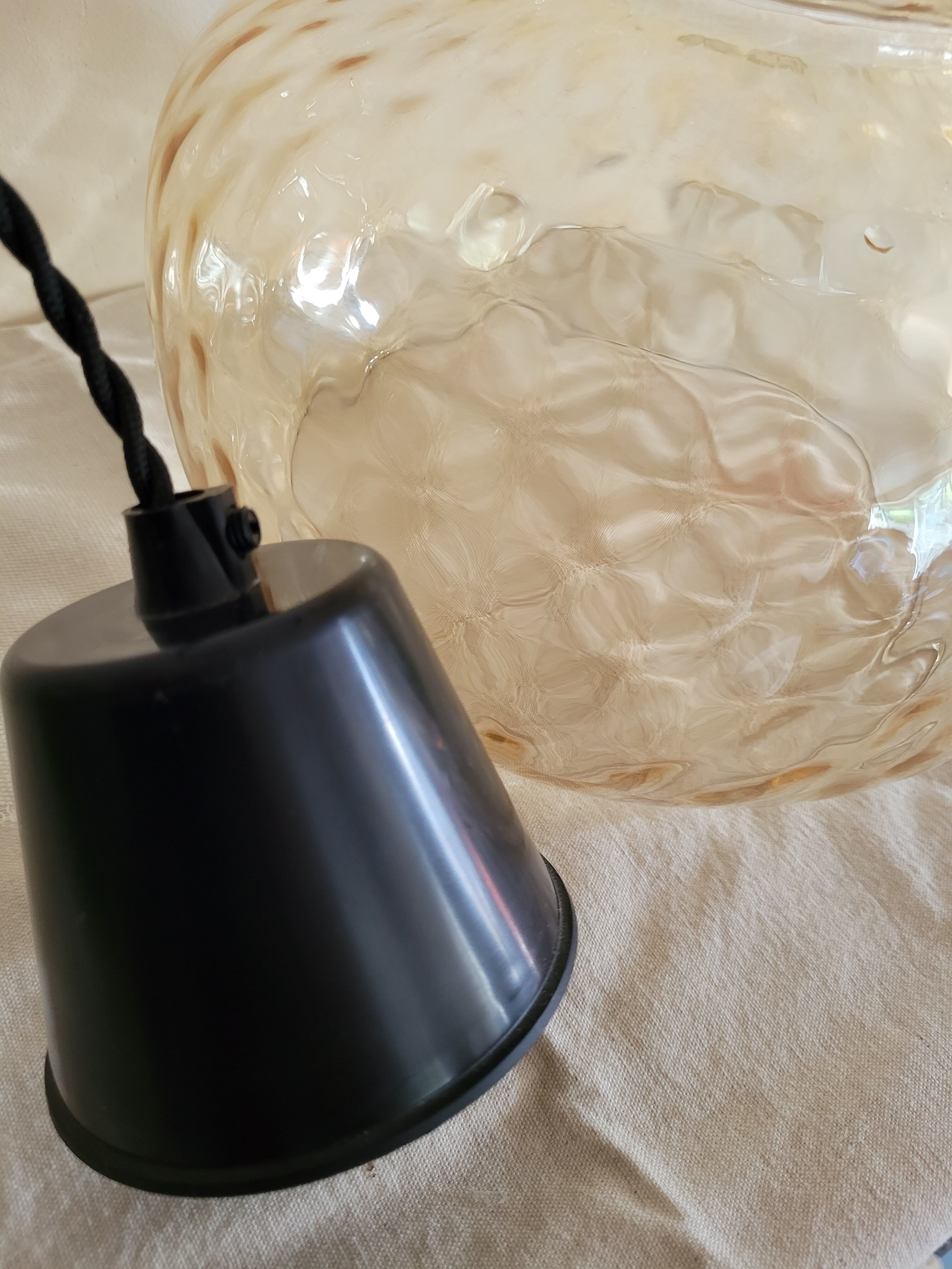 Amber yellow glass pendant lamp